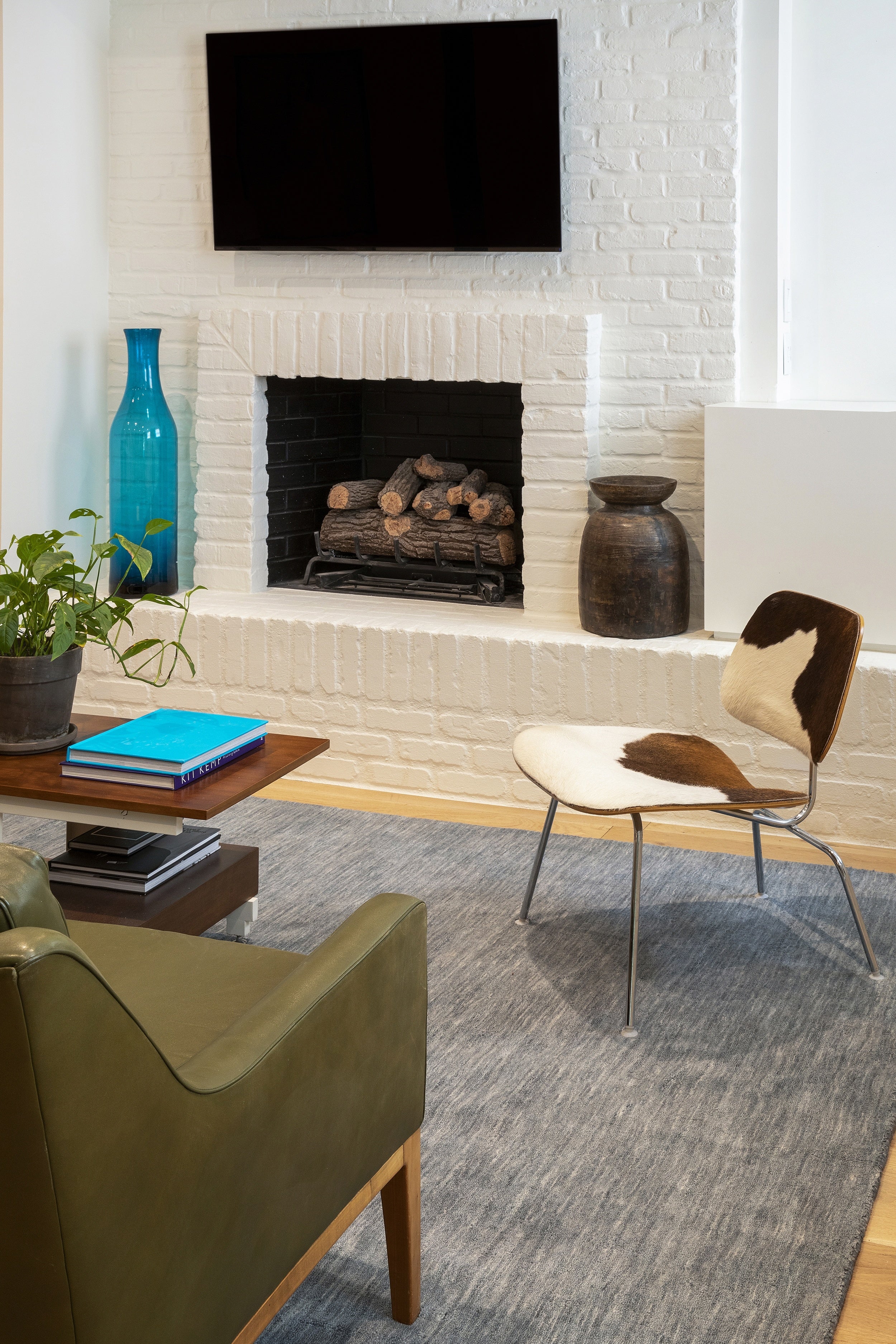 Novogratz Iris IR-01 Blue Hand Loomed Area Rug by Momeni