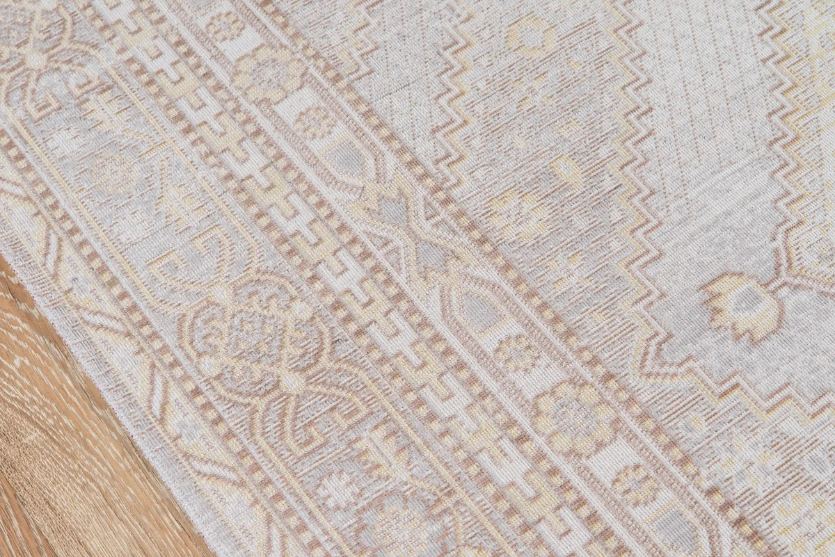 Isabella ISA-7 Gray Area Rug by Momeni