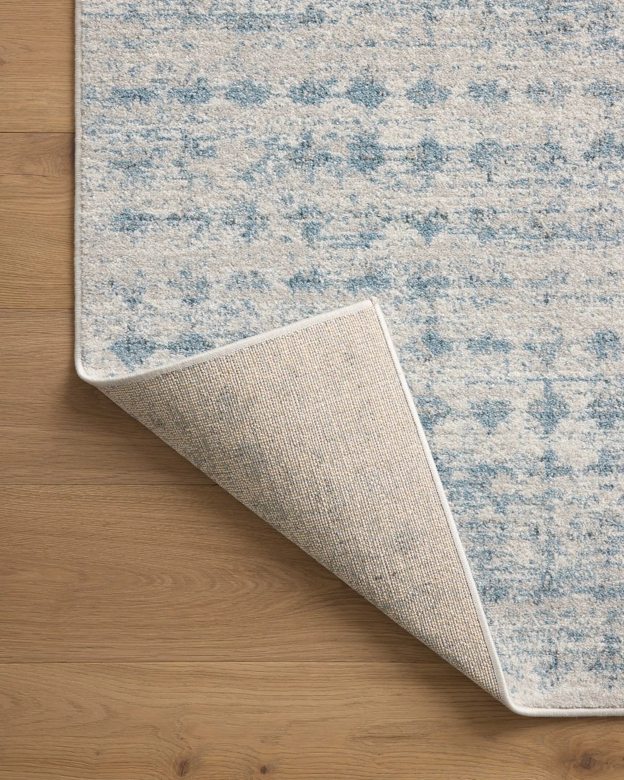 Kamala KAM-04 Sky / Dove Area Rug by Loloi