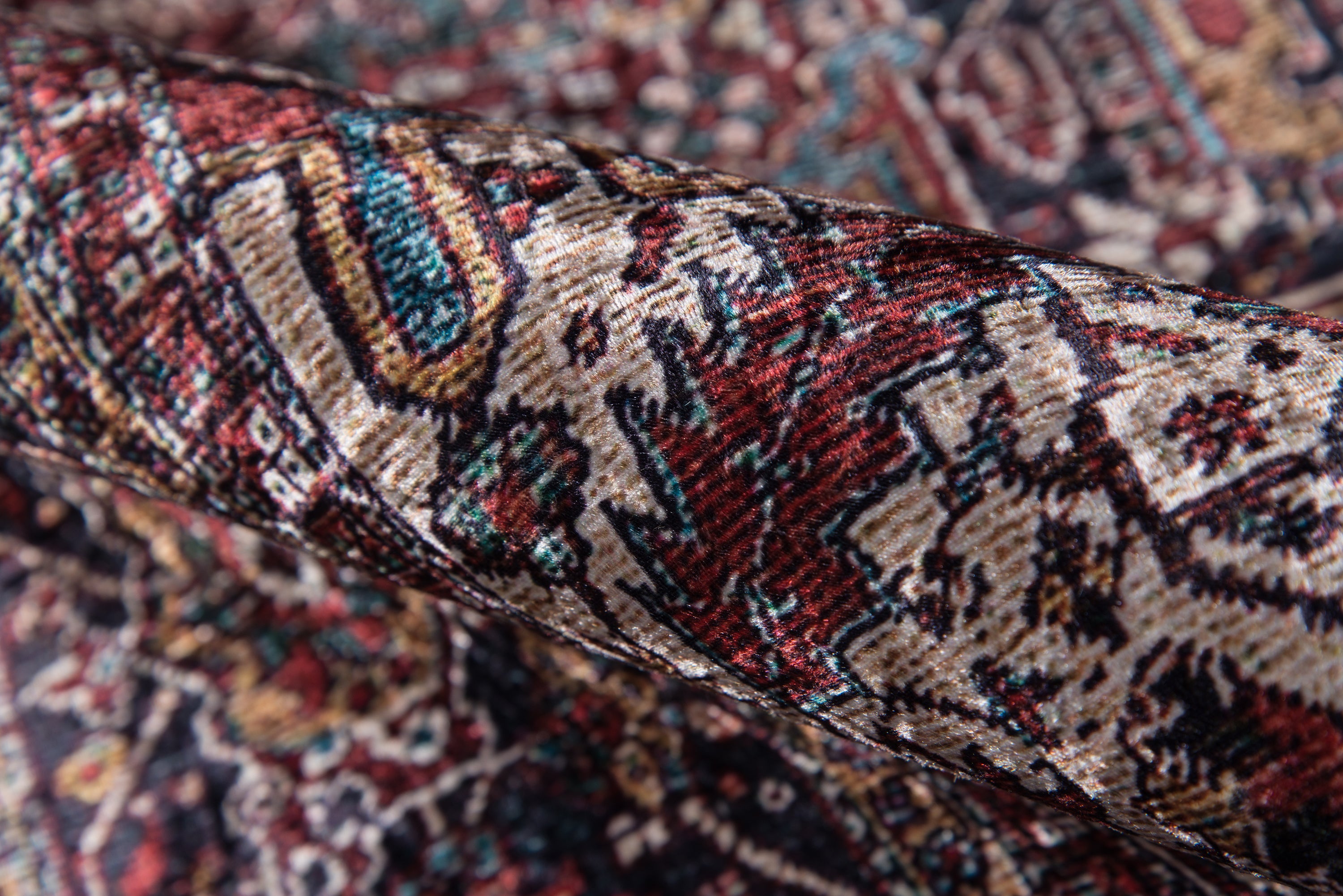 Momeni Karachi KAR-4 Burgundy Area Rug