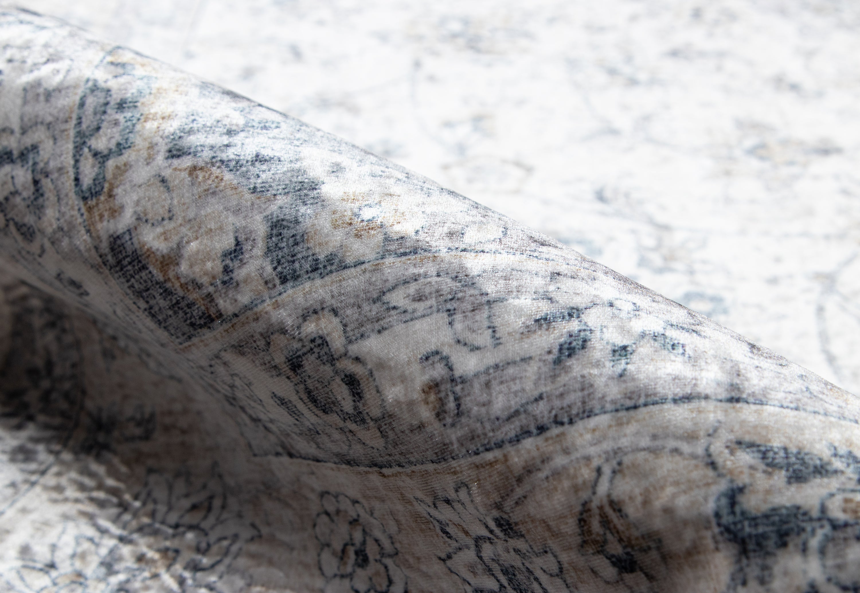 Momeni Karachi KAR-7 Gray Area Rug