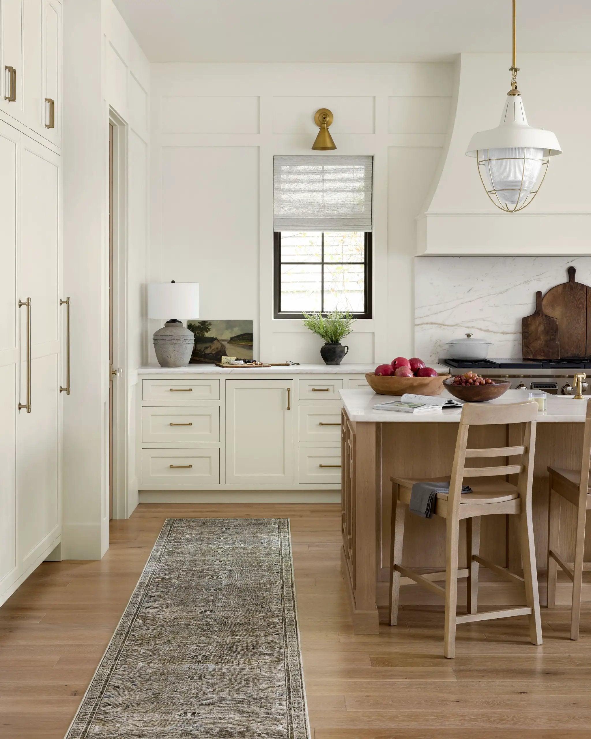 Layla LAY-13 Antique / Moss Area Rug by Loloi