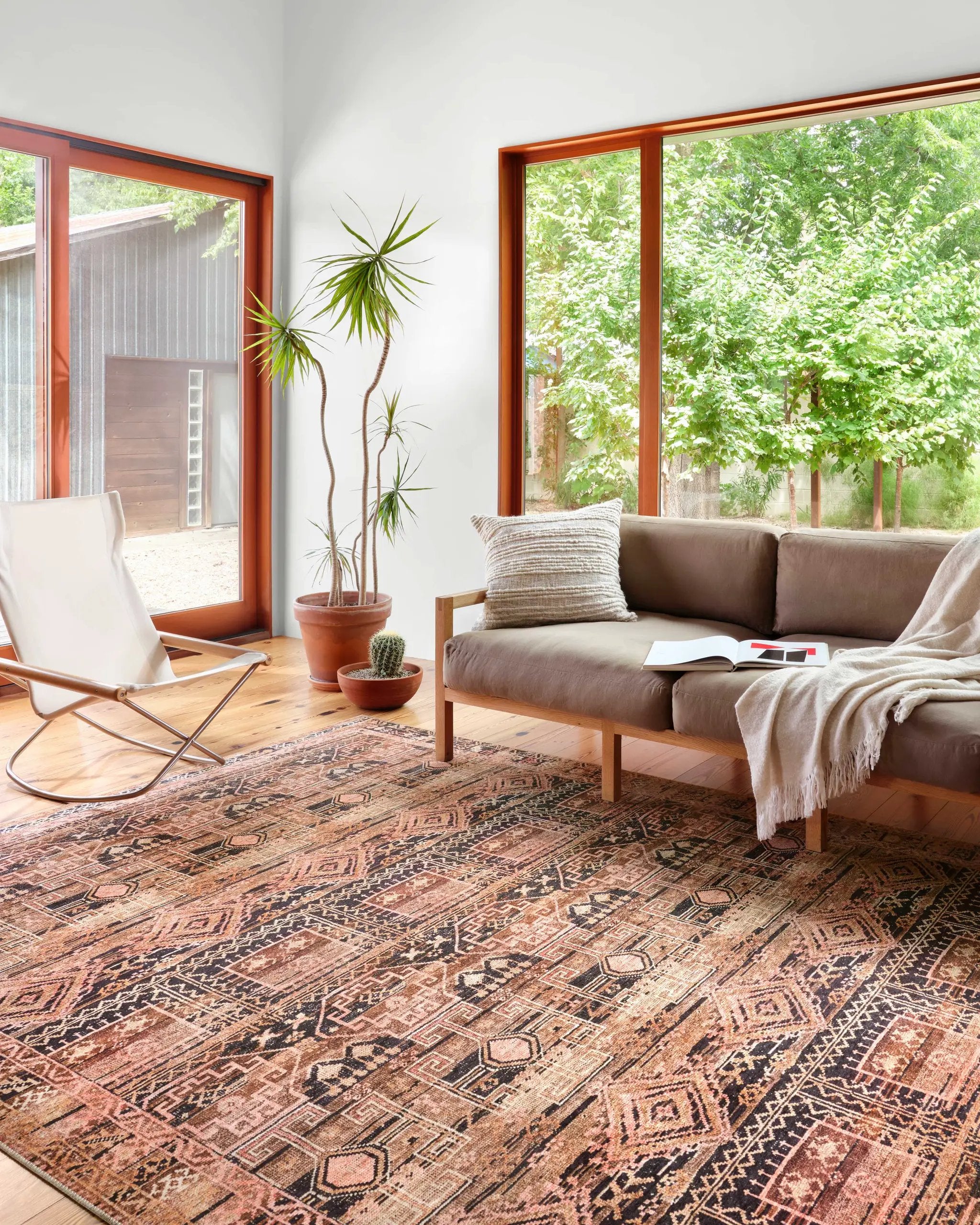 Layla LAY-14 Mocha / Blush Area Rug by Loloi