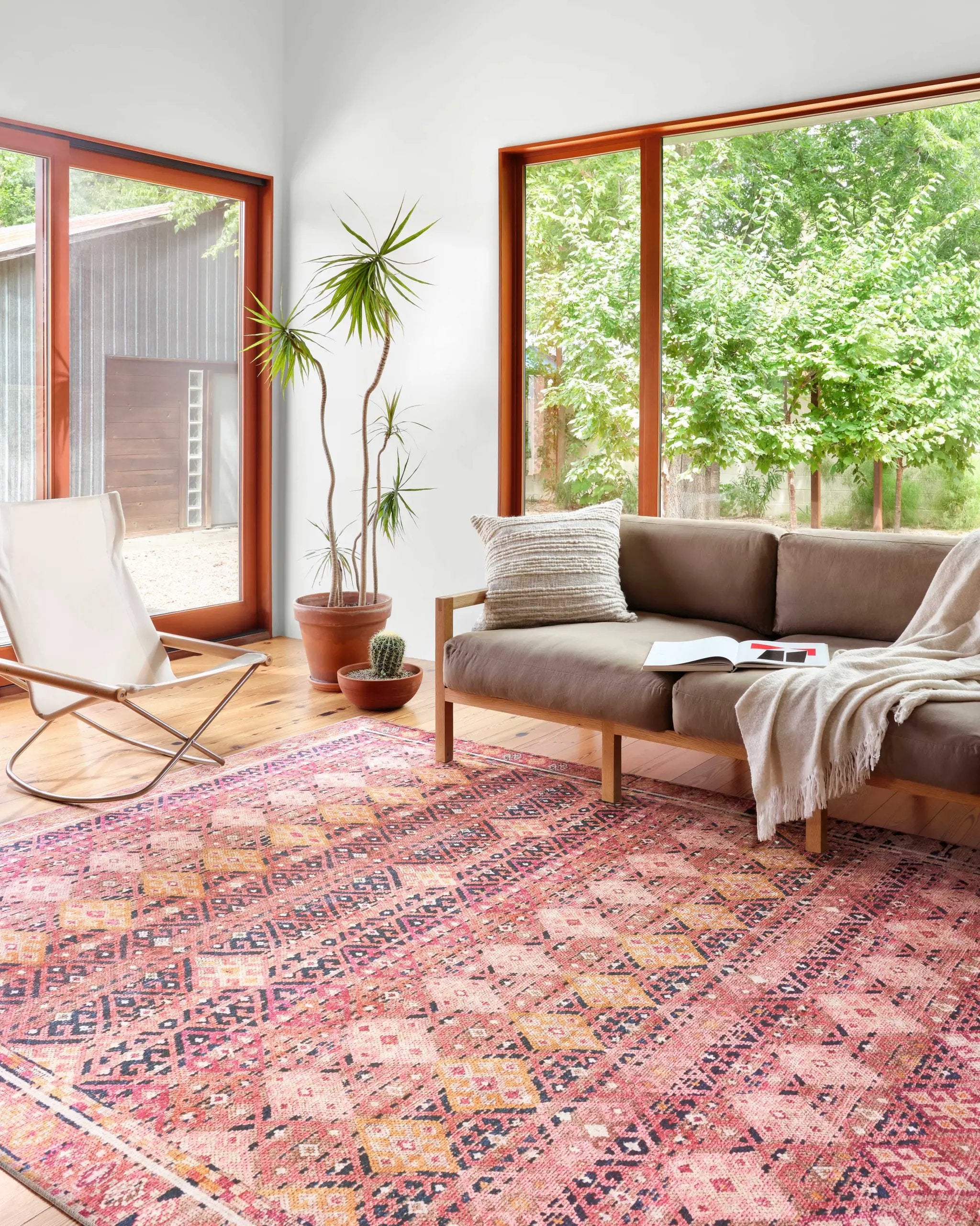 Layla LAY-15 Magenta / Multi Area Rug by Loloi