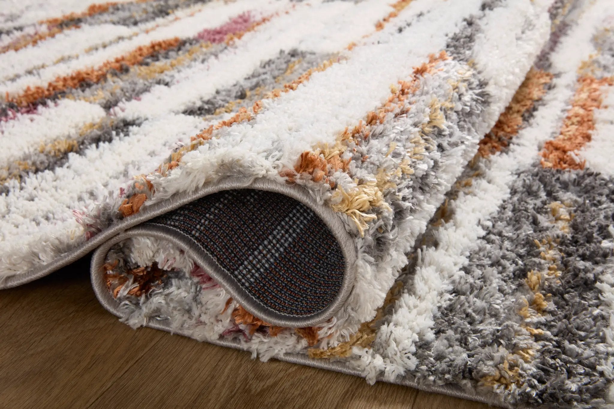 Levitt Shag LEV-03 Ivory / Sunset Area Rug by Loloi