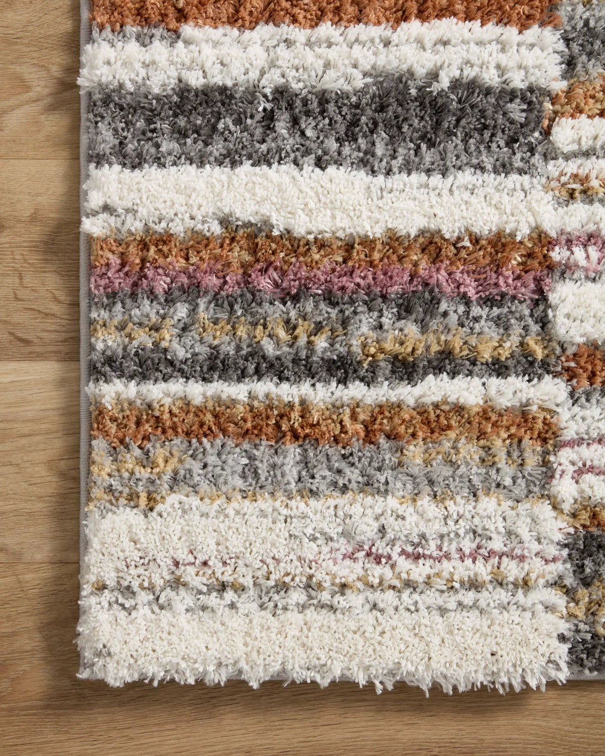 Levitt Shag LEV-03 Ivory / Sunset Area Rug by Loloi