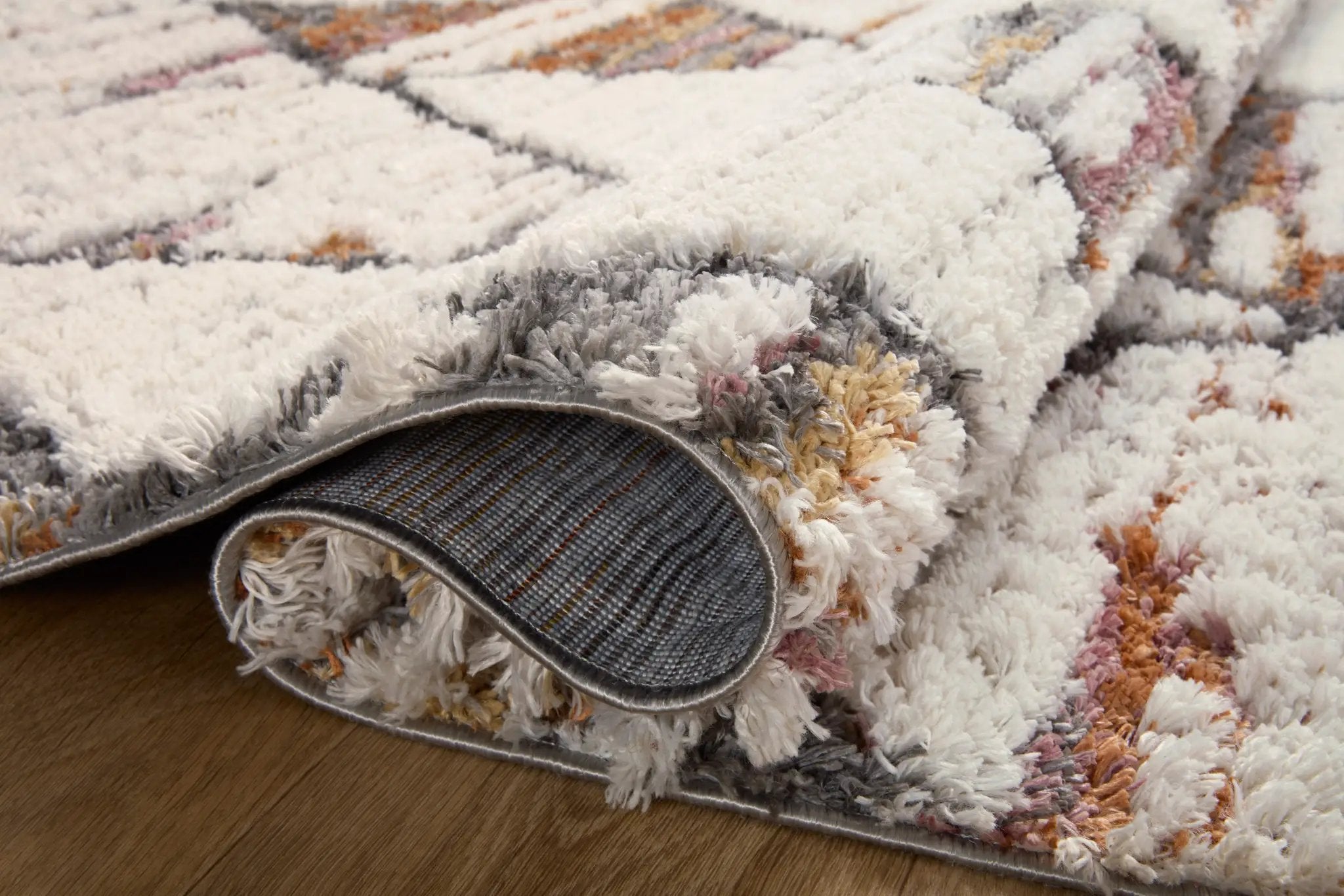 Levitt Shag LEV-05 Ivory / Fiesta Area Rug by Loloi