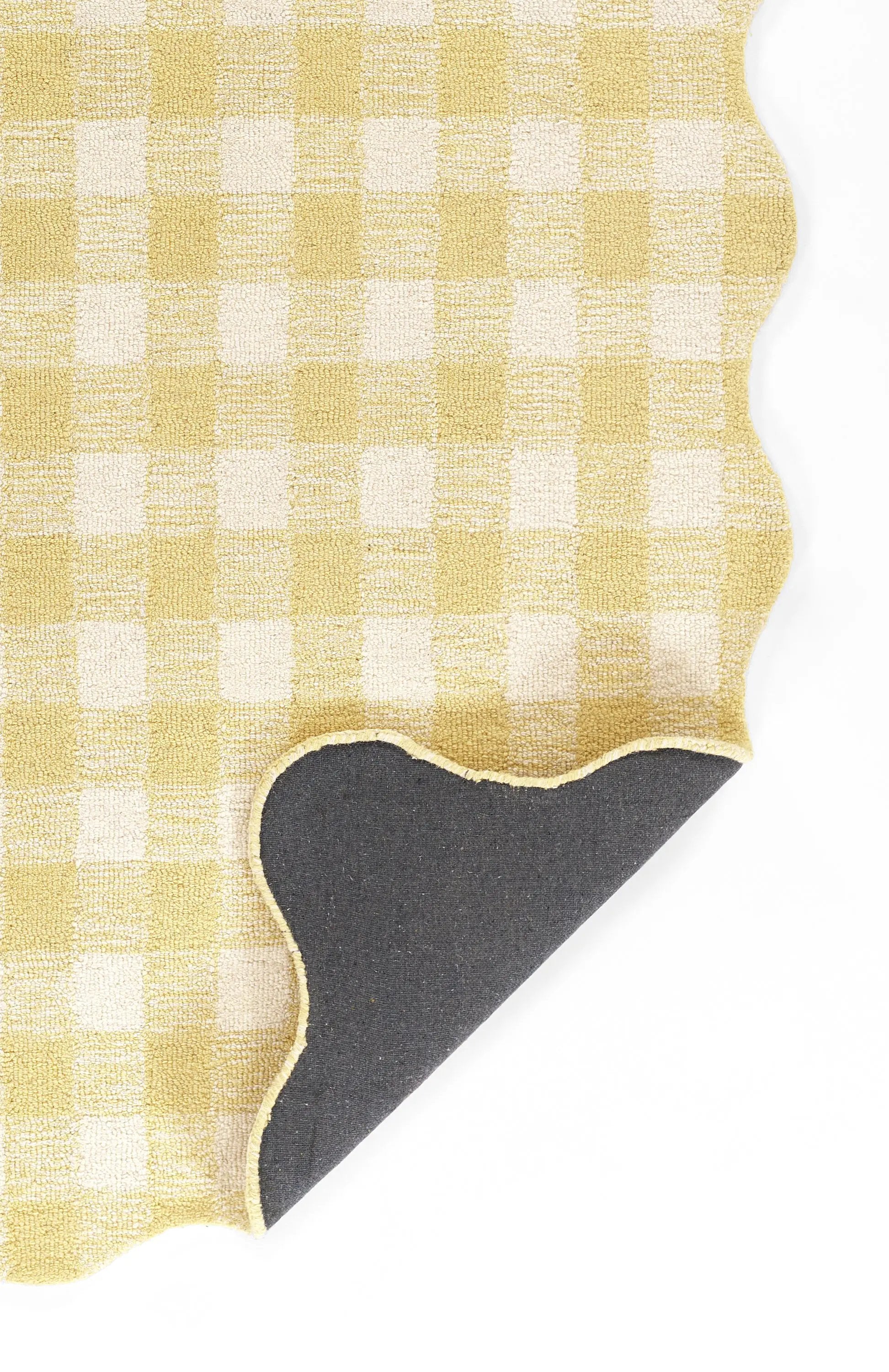 Lily LIY-1 Yellow Area Rug by Momeni