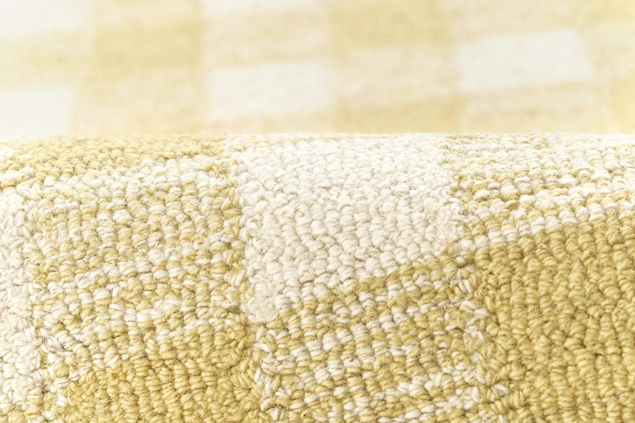 Lily LIY-1 Yellow Area Rug by Momeni