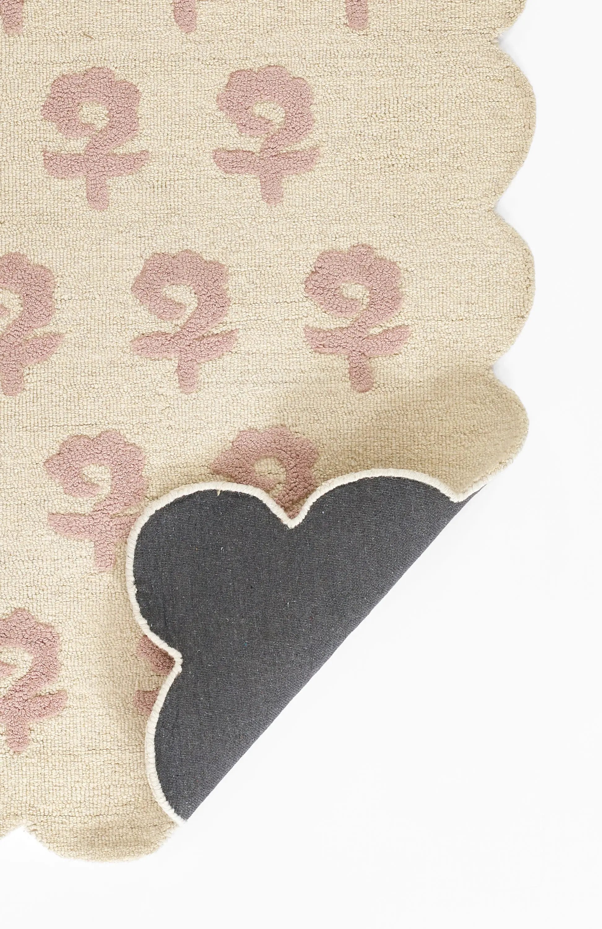 Lily LIY-2 Pink Area Rug by Momeni