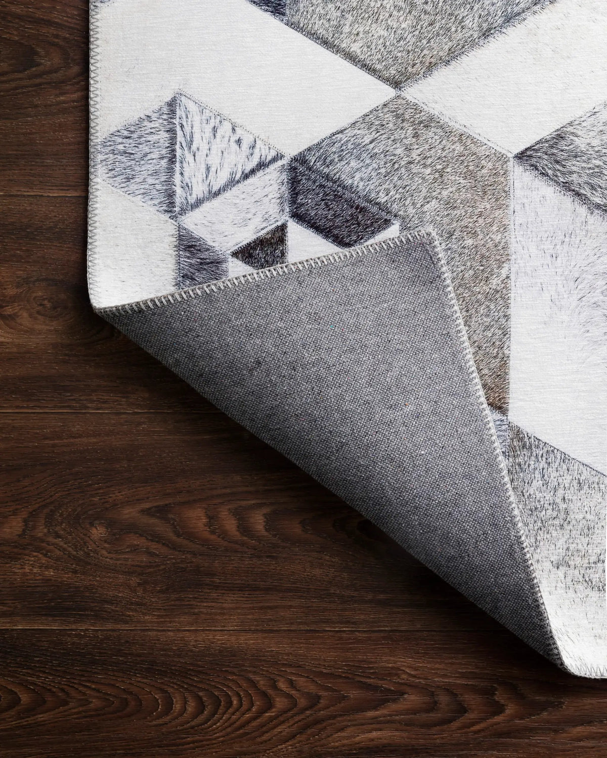 Maddox MAD-03 Grey / Ivory Area Rug by Loloi