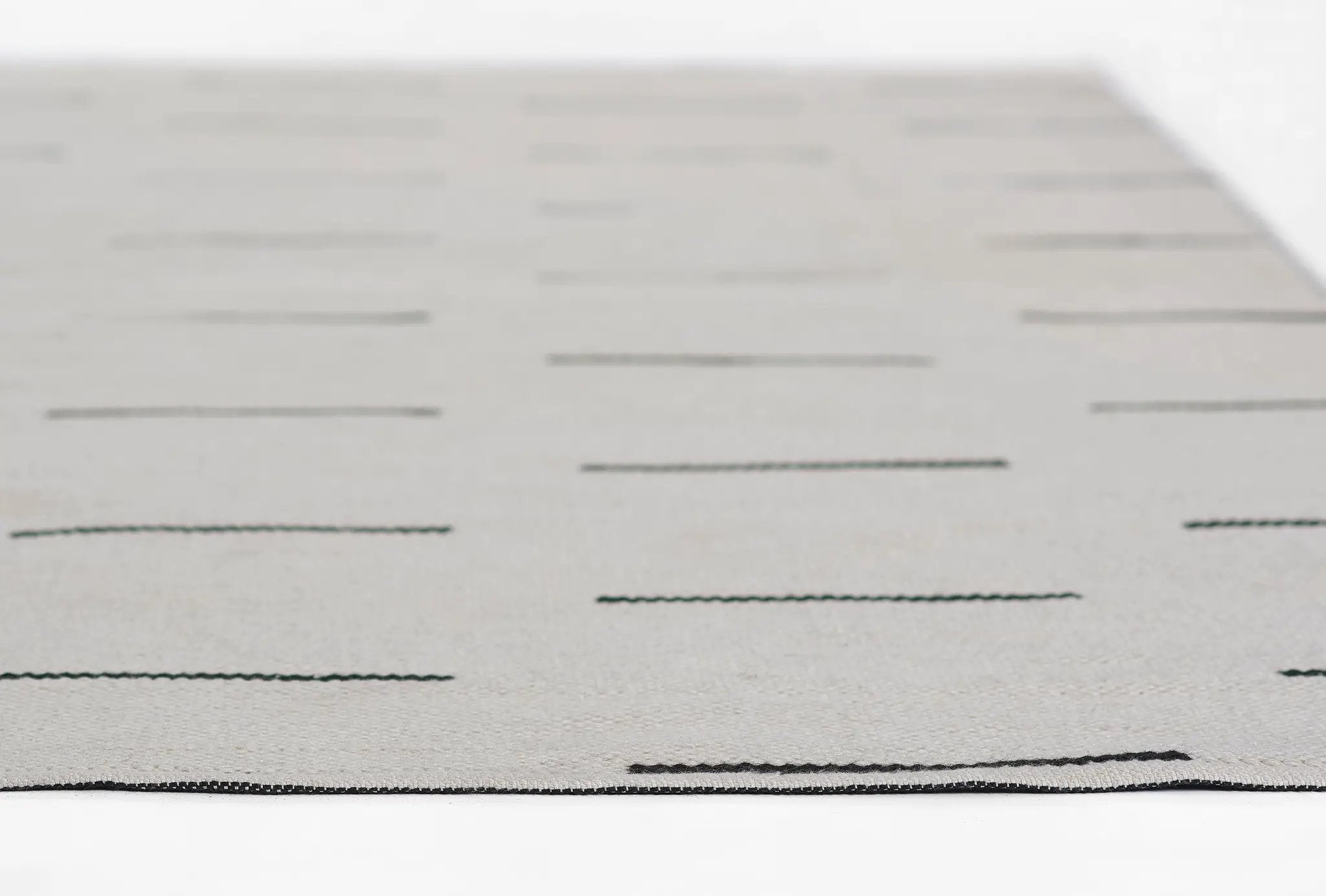 Malmo MLO-1 (Dash) Ivory Area Rug by Novogratz by Momeni