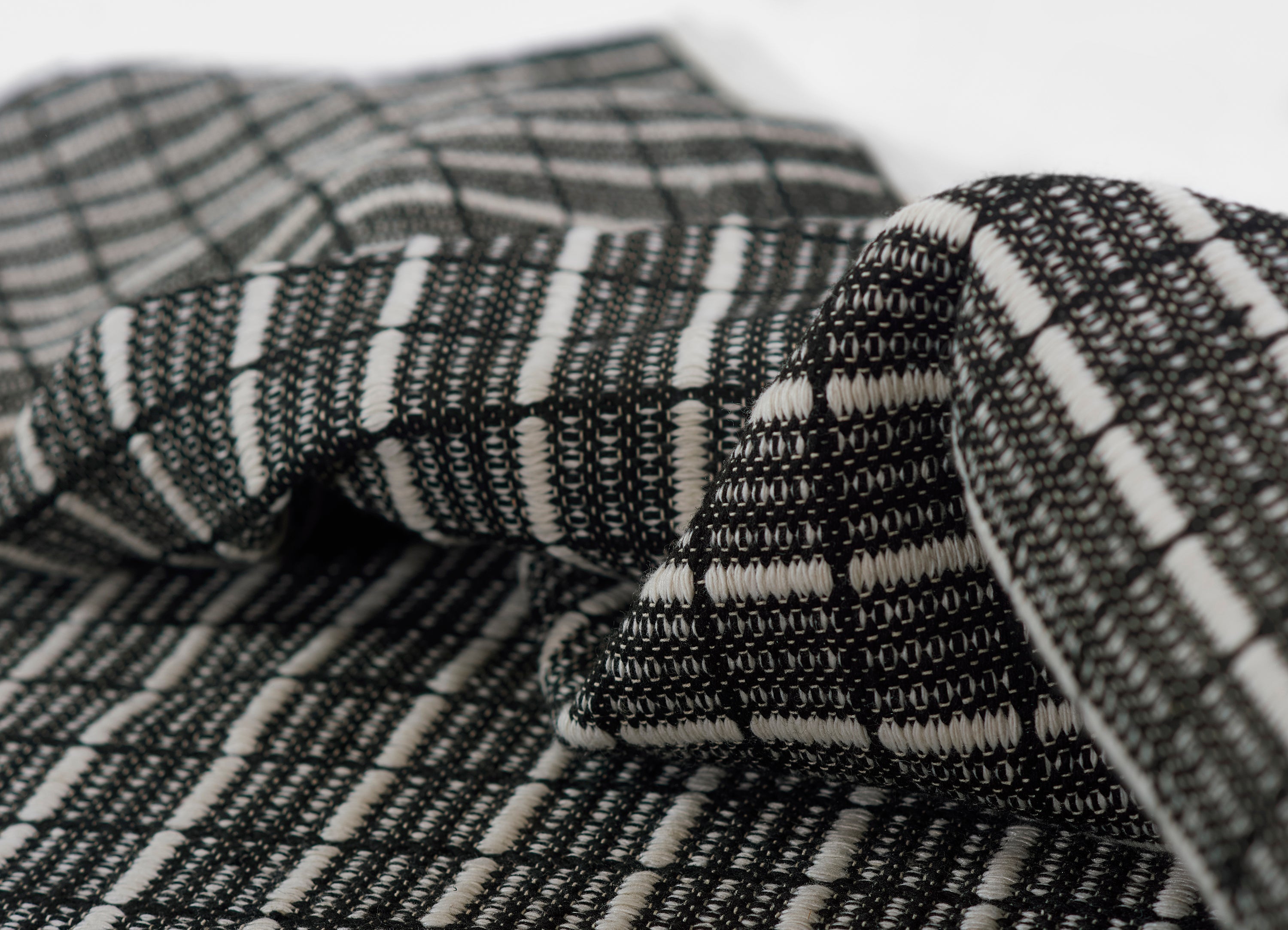 Novogratz Malmo MLO-2 Black Indoor/Outdoor Area Rug by Momeni