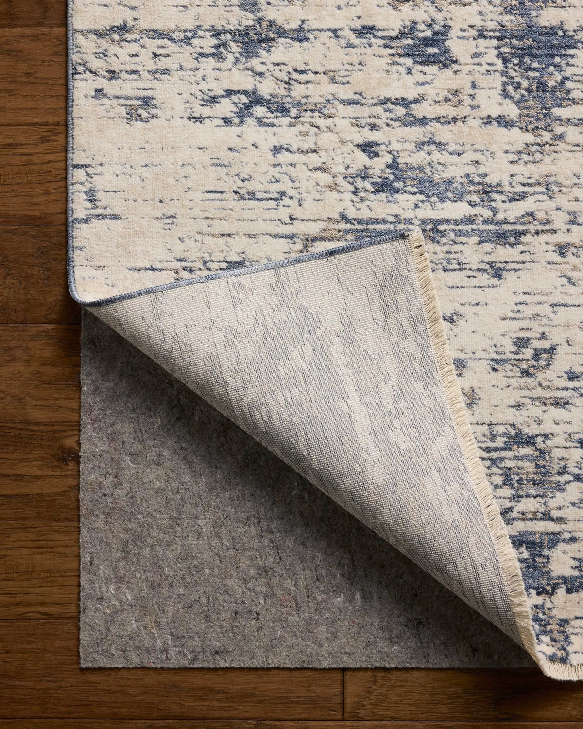 Nellie NEL-05 Dove / Blue Area Rug by Loloi