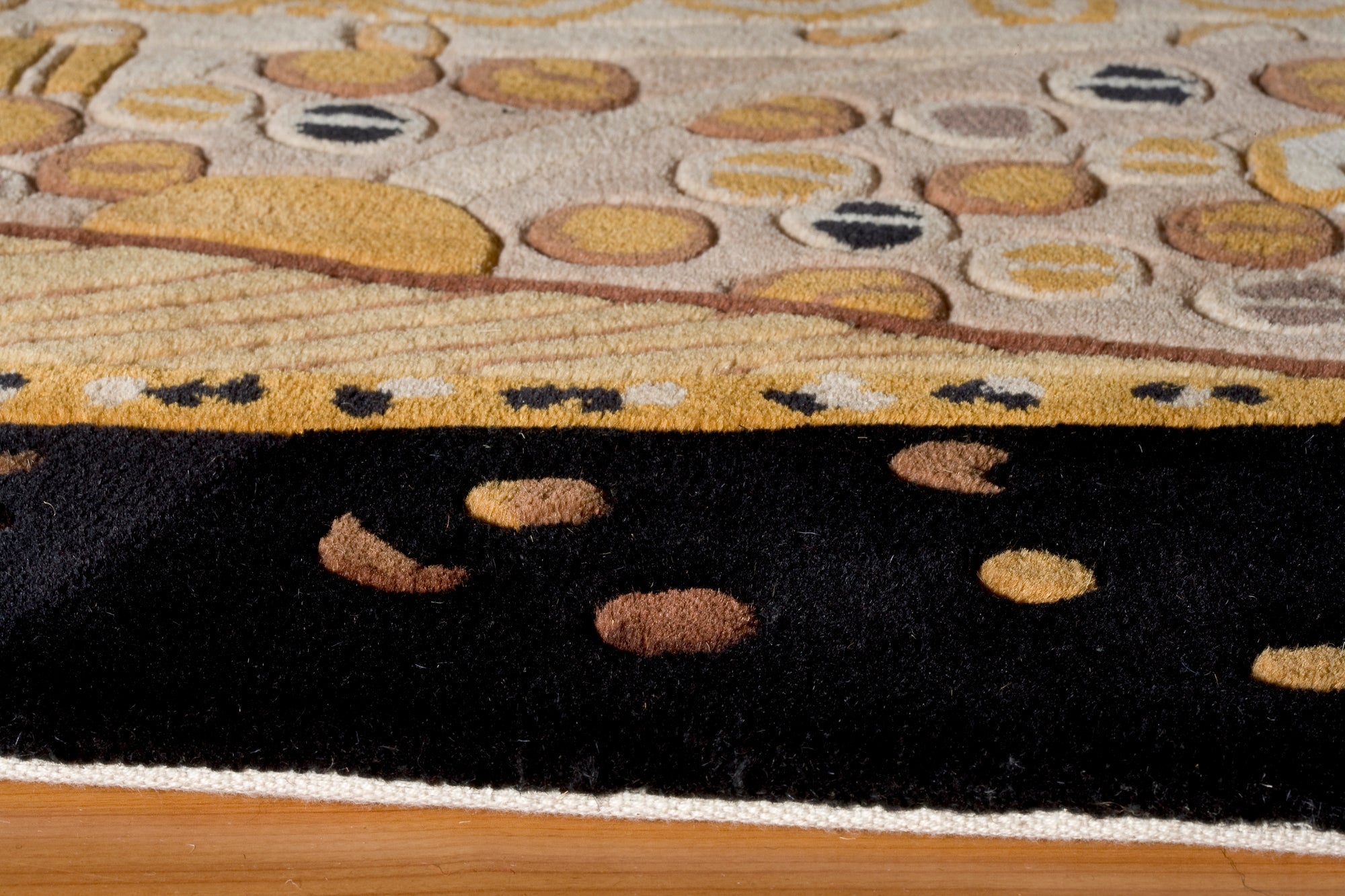 Momeni New Wave NW-01 Black Hand Tufted Area Rug