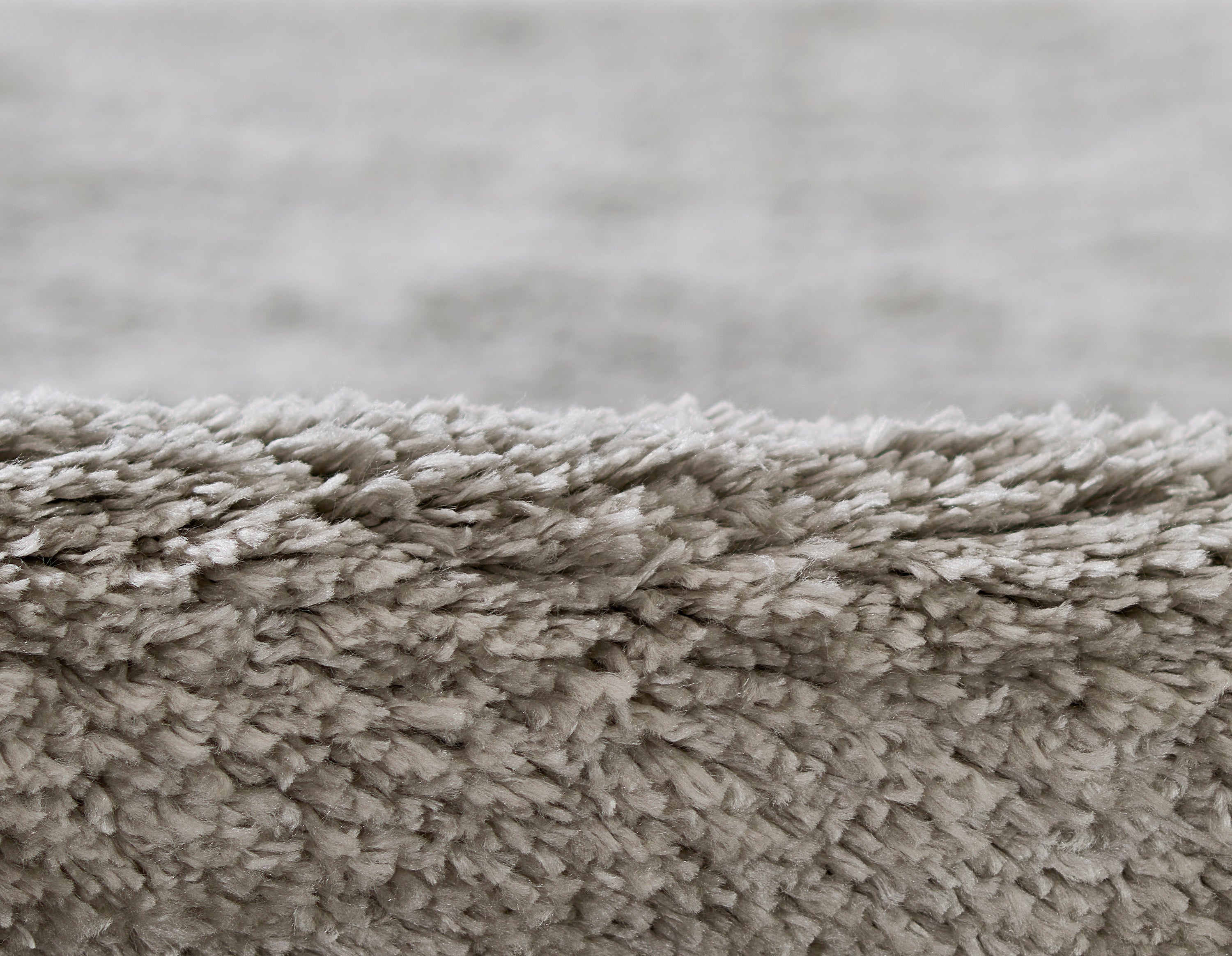 Novogratz Nola Shag NS-01 Light Grey Area Rug by Momeni