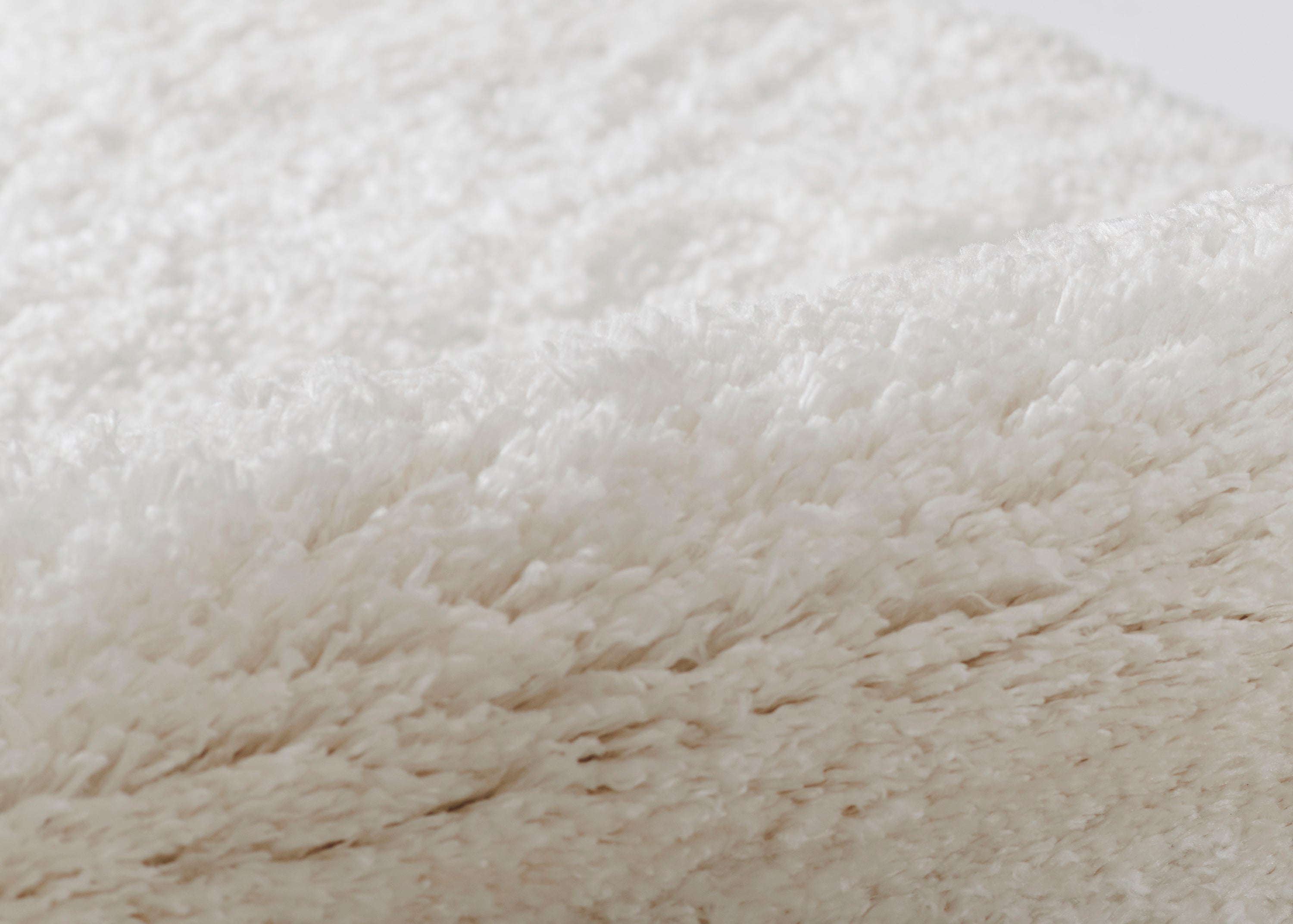 Novogratz Nola Shag NS-01 Snow Area Rug by Momeni