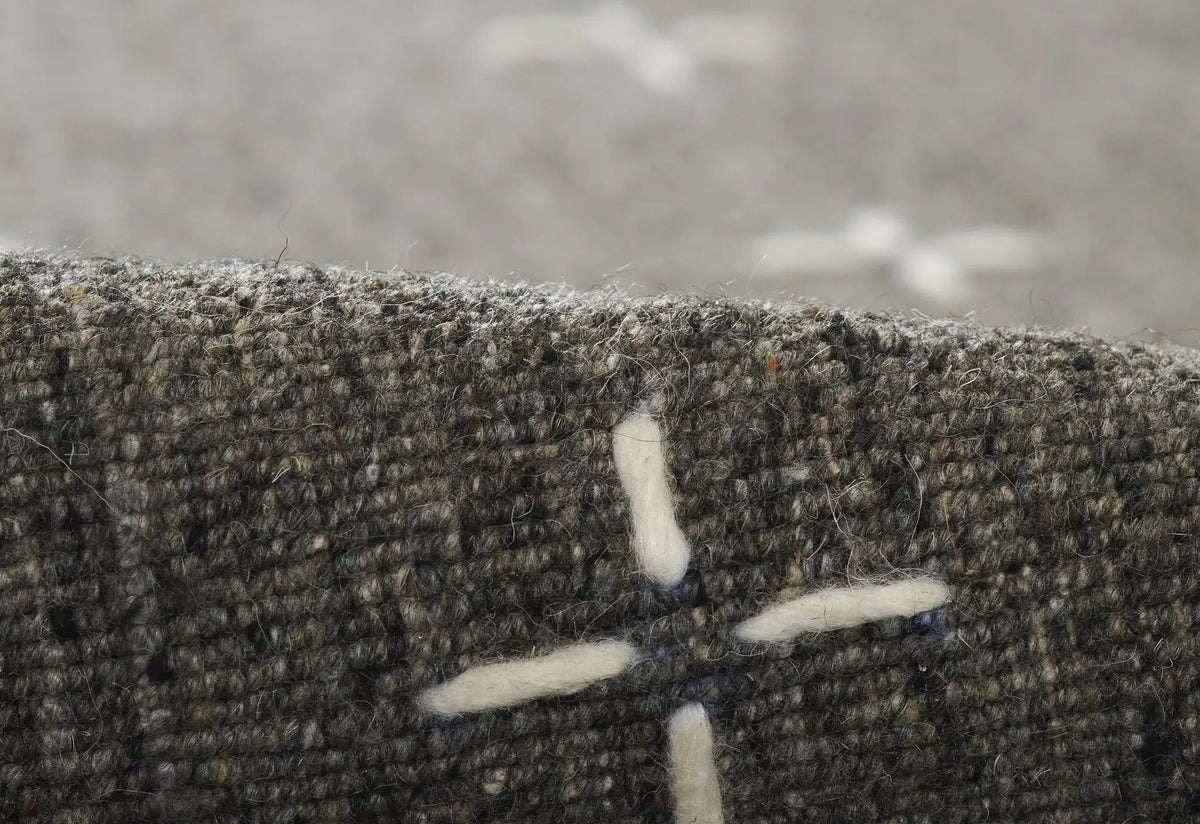 Oliver OLI-2 Charcoal Area Rug by Momeni