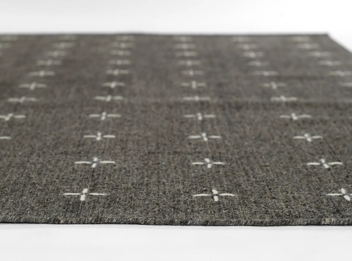 Oliver OLI-2 Charcoal Area Rug by Momeni