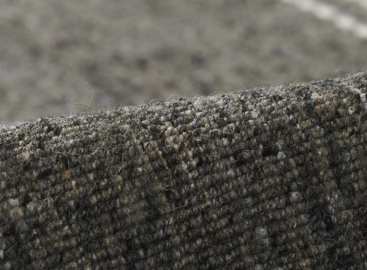 Oliver OLI-3 Charcoal Area Rug by Momeni