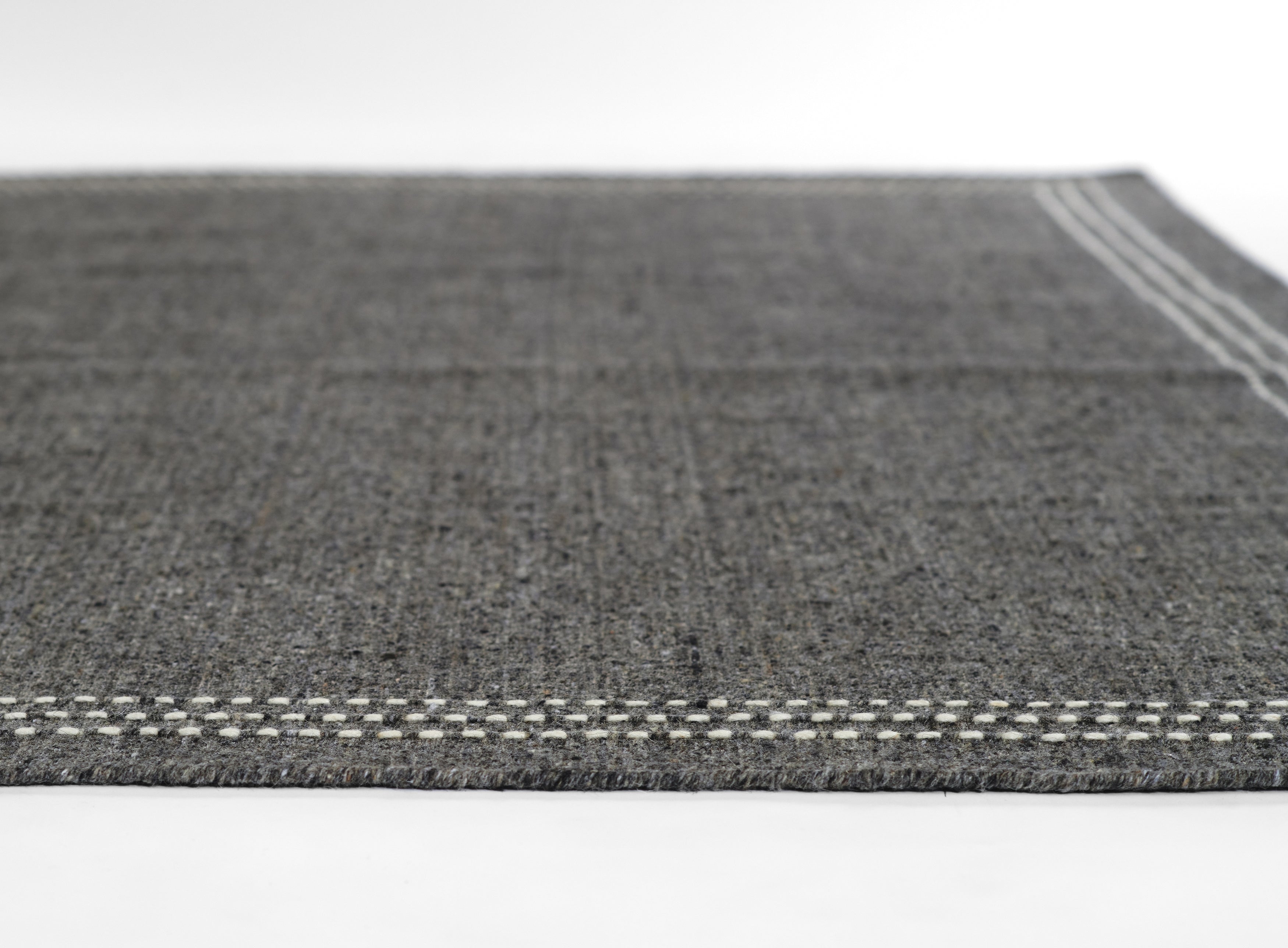 Momeni Oliver OLI-3 Charcoal Area Rug