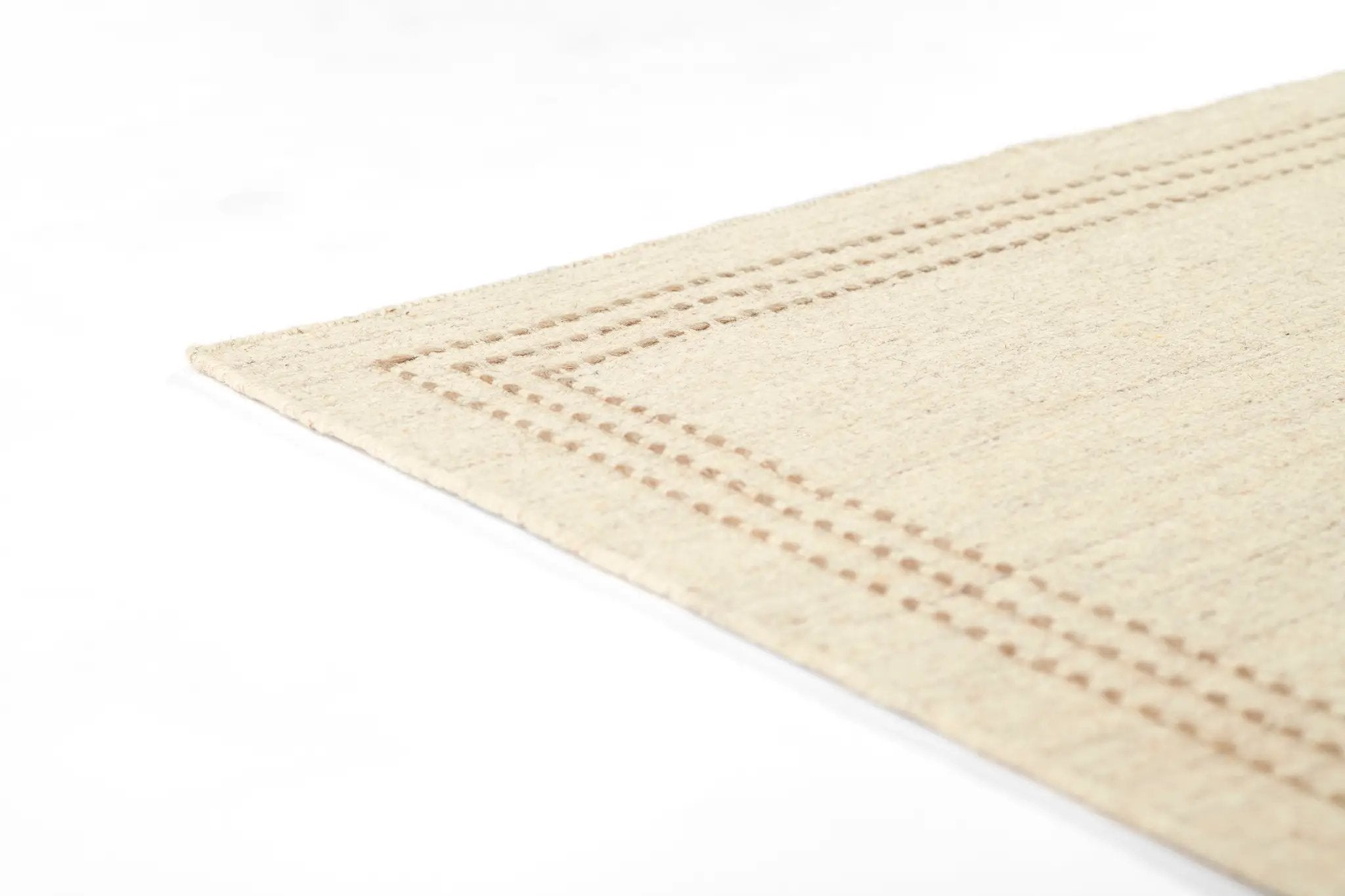 Oliver OLI-3 Natural Area Rug by Momeni