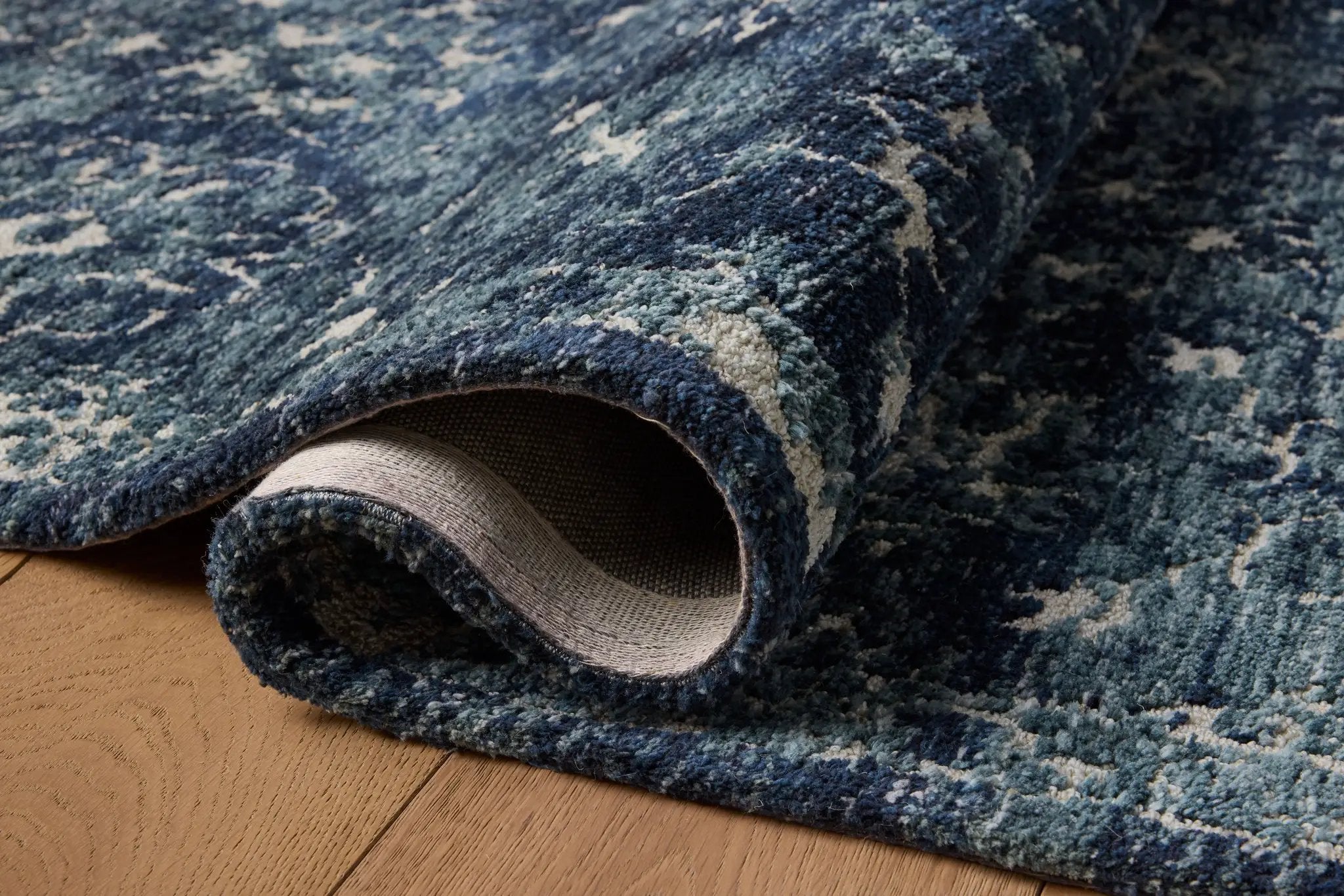 Percival PCV-02 Navy / Ivory Area Rug by Loloi