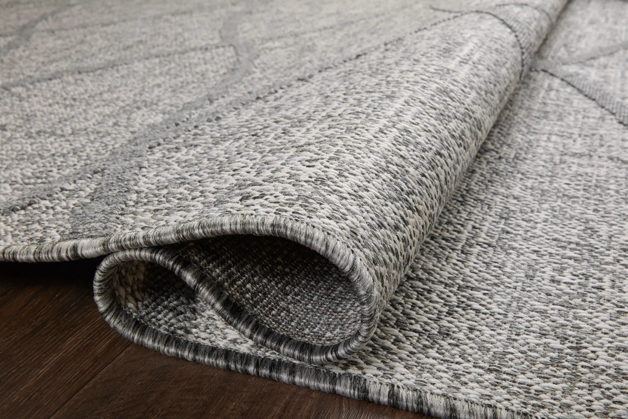 Rainier RAI-07 Dove / Grey Area Rug by Loloi