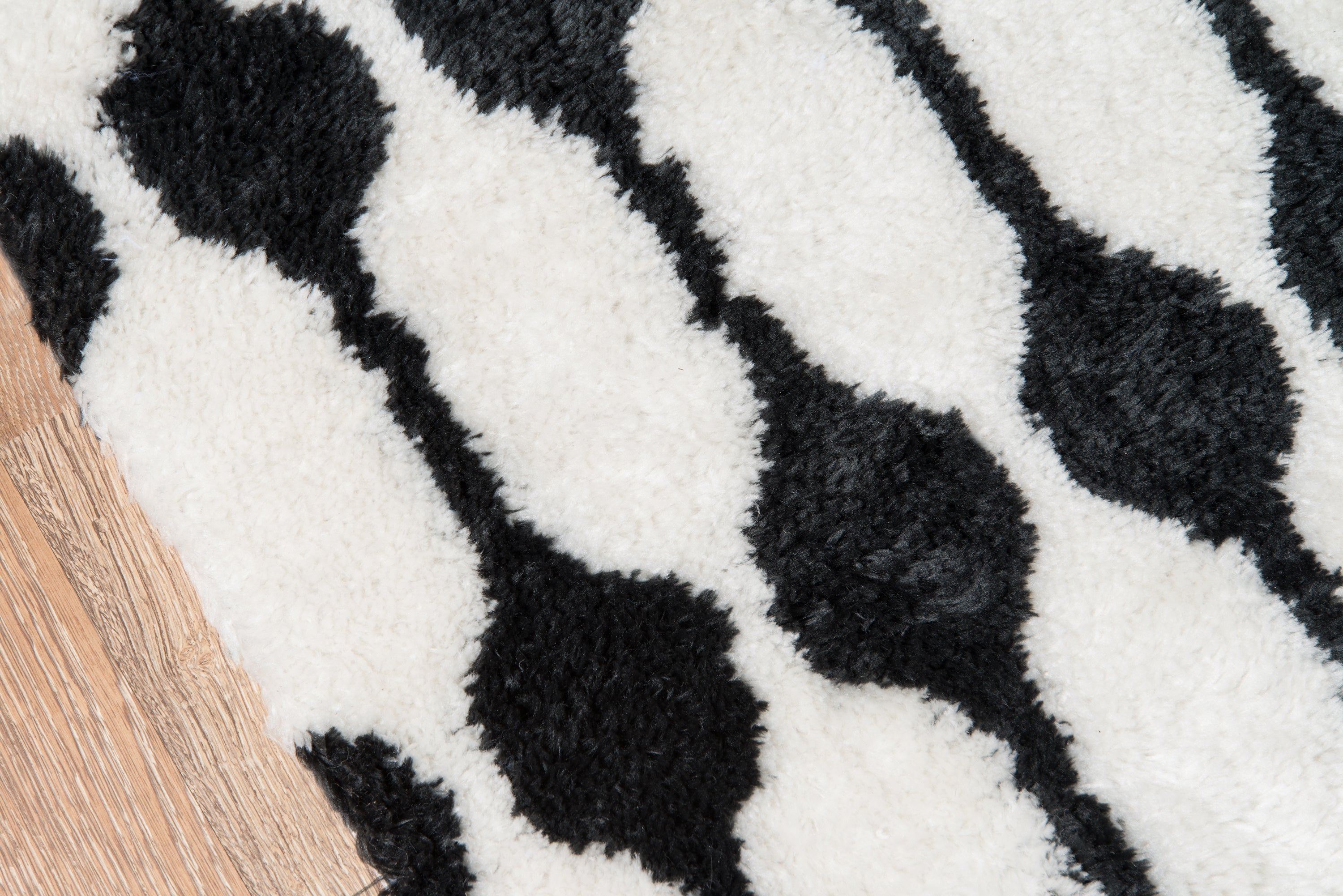 Novogratz Retro RET-4 Black Area Rug by Momeni