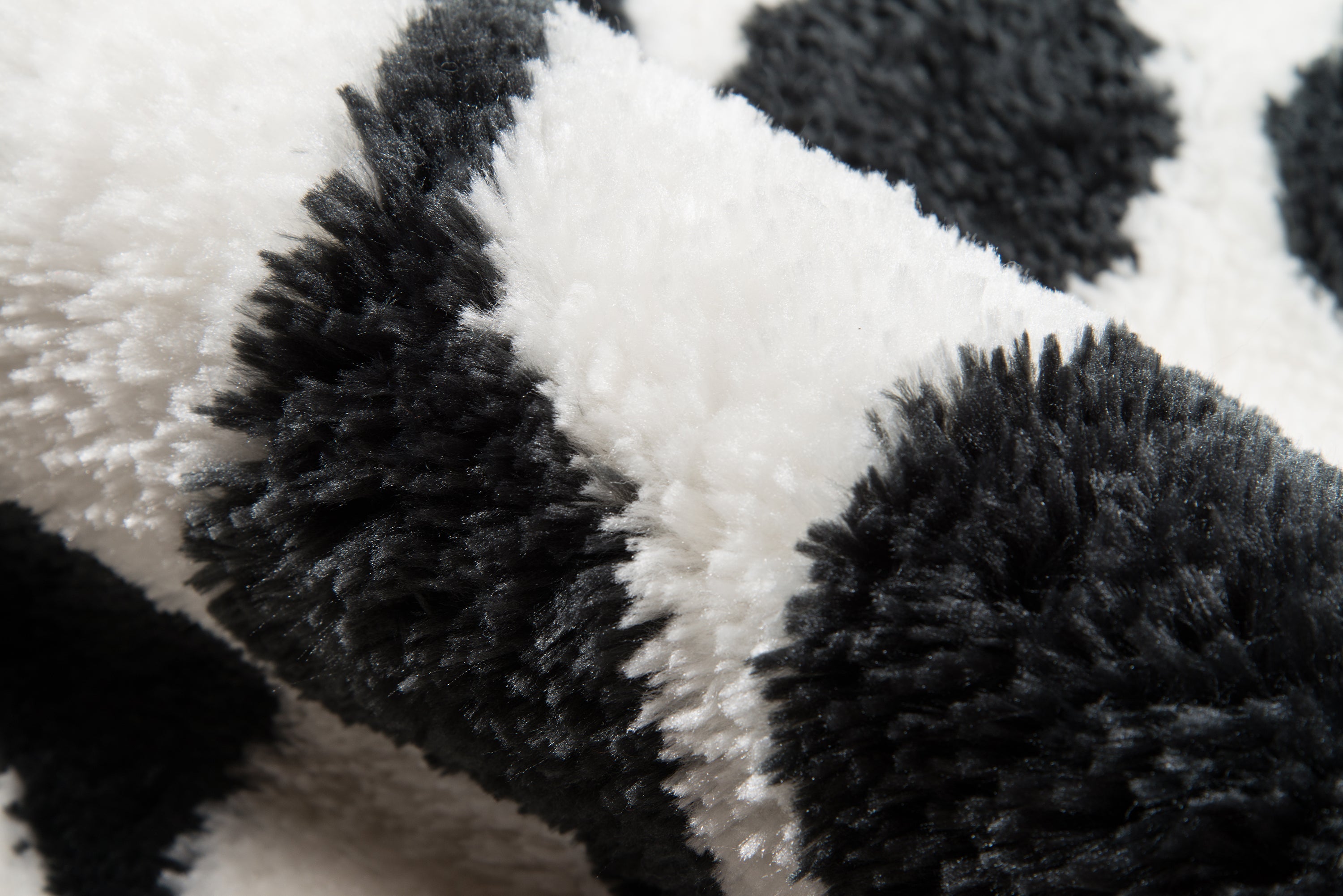Novogratz Retro RET-4 Black Area Rug by Momeni