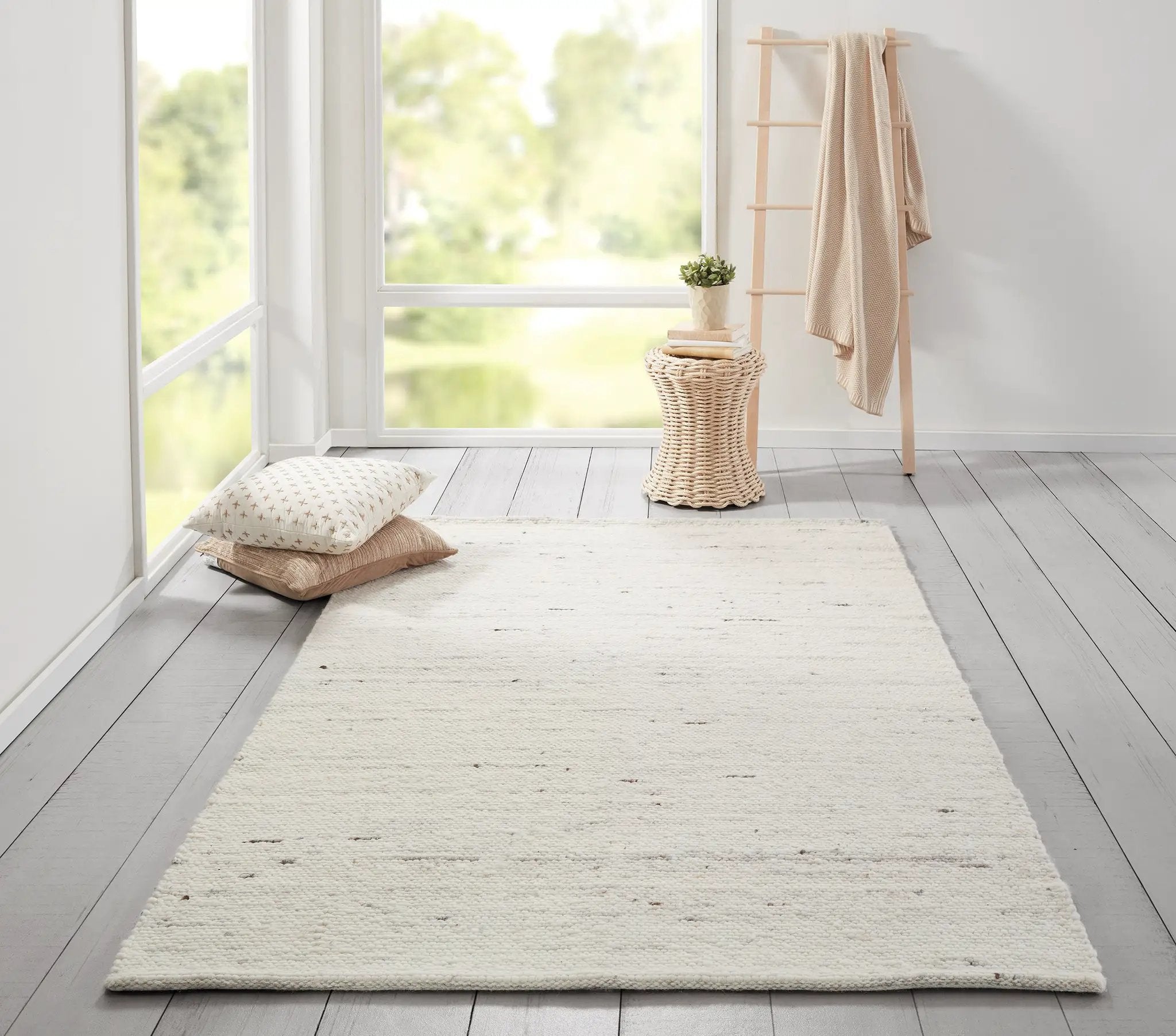 Richmond RI-01 (Collins) Ivory Area Rug by Erin Gates by Momeni