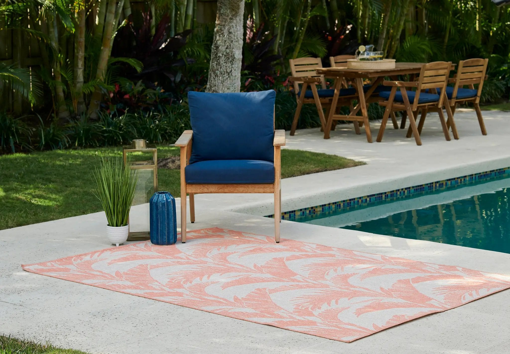 Riviera RV-01 Coral Area Rug by Momeni