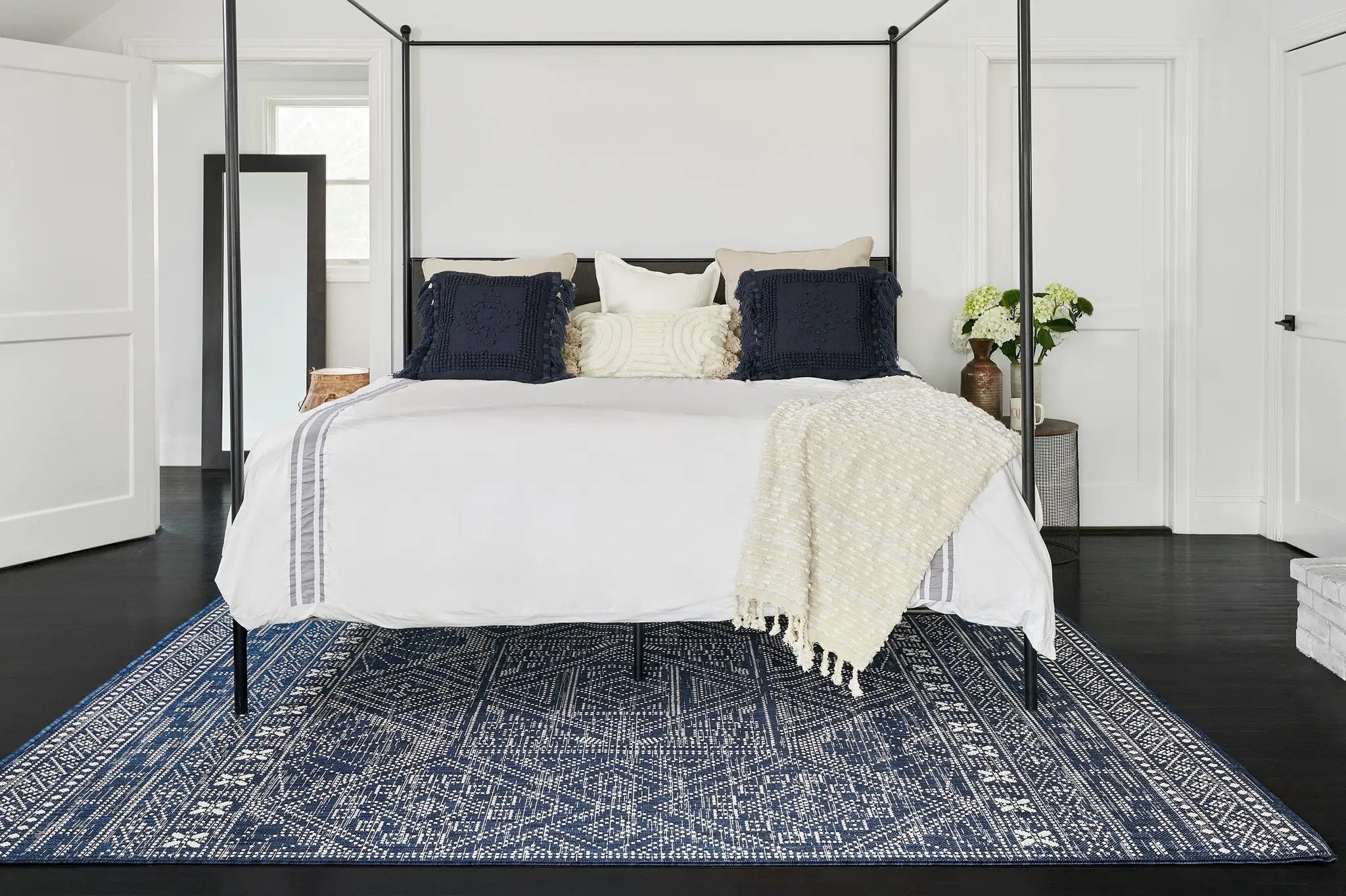 Riviera RV-03 Navy Area Rug by Momeni