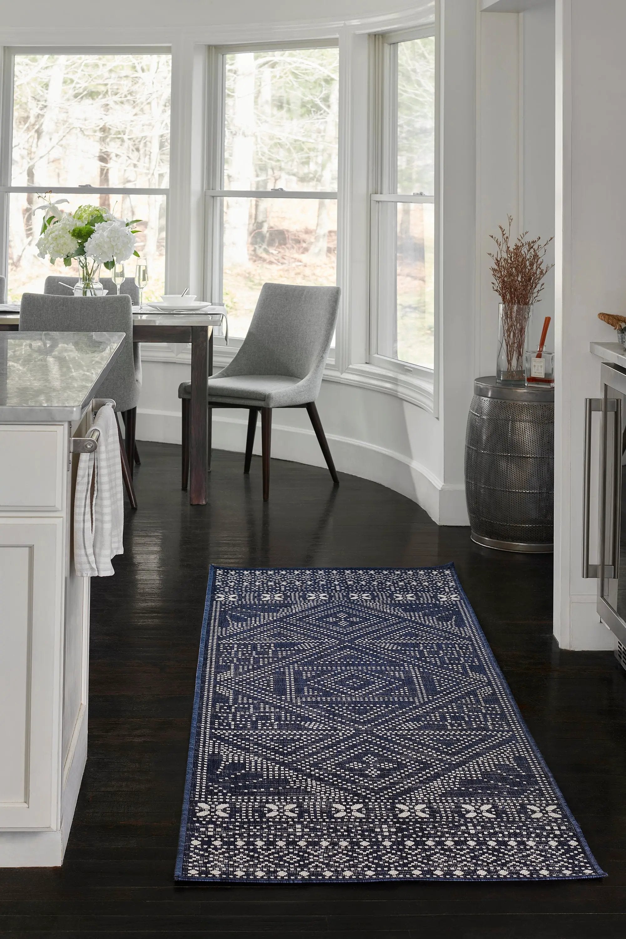 Riviera RV-03 Navy Area Rug by Momeni