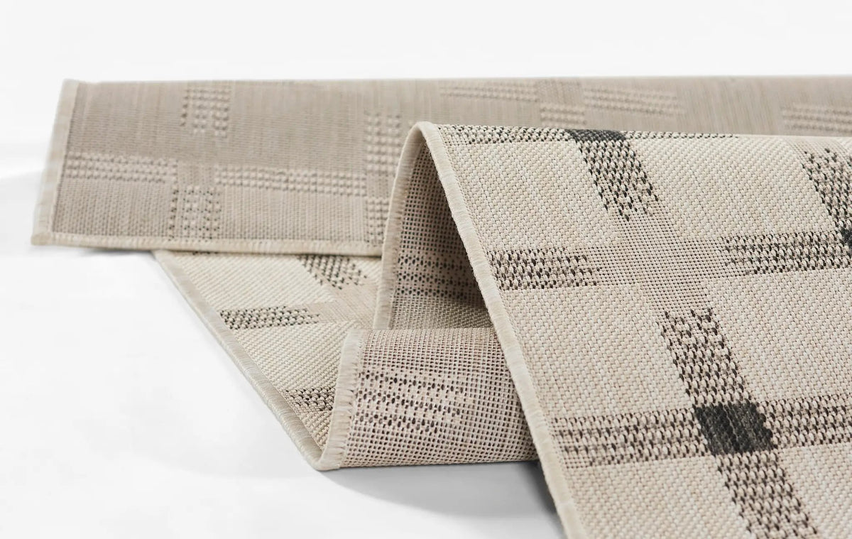 Riviera RV-08 Ivory Area Rug by Momeni