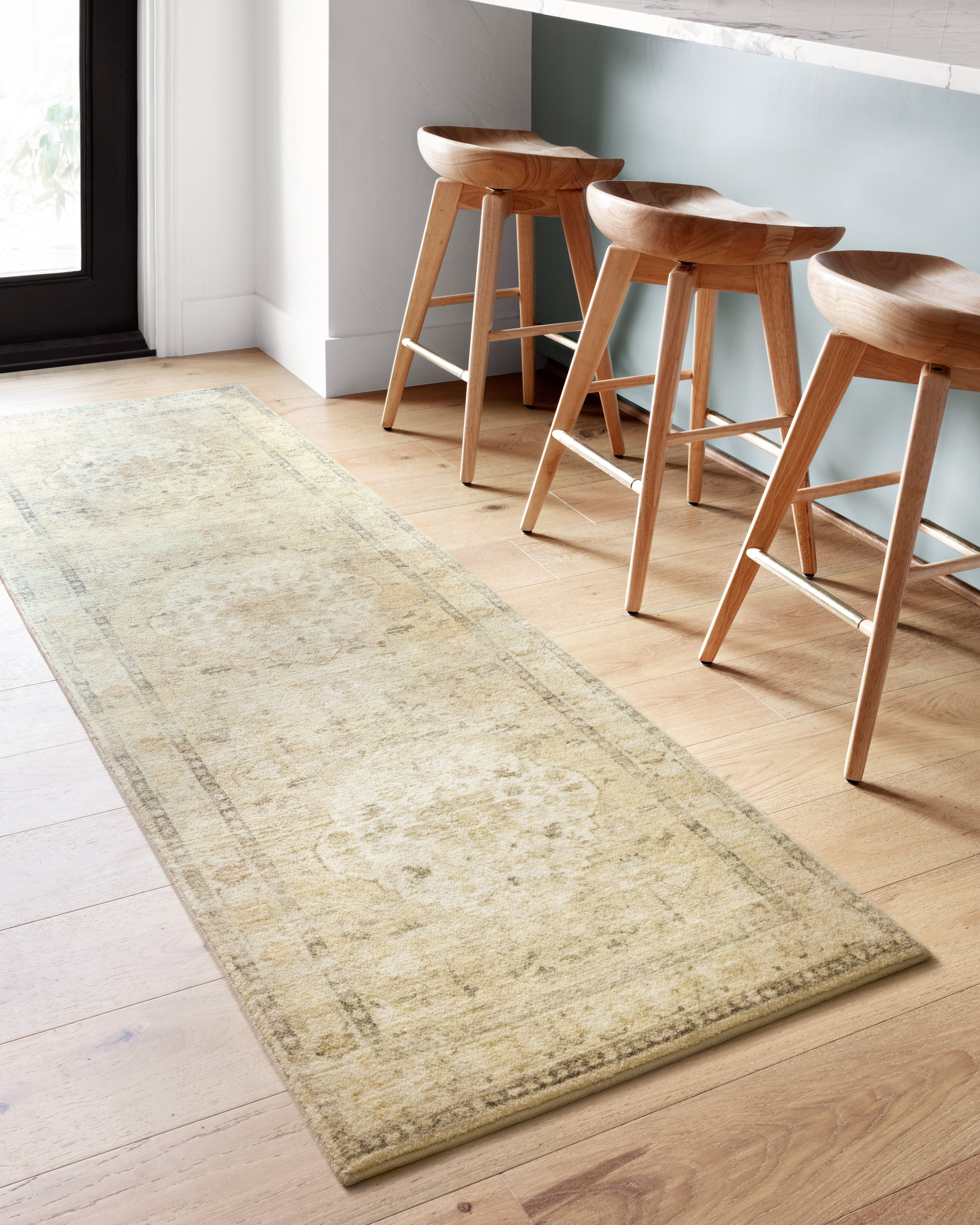 Rosette ROS-05 Sand/Ivory Area Rug, soft sand and ivory pattern.