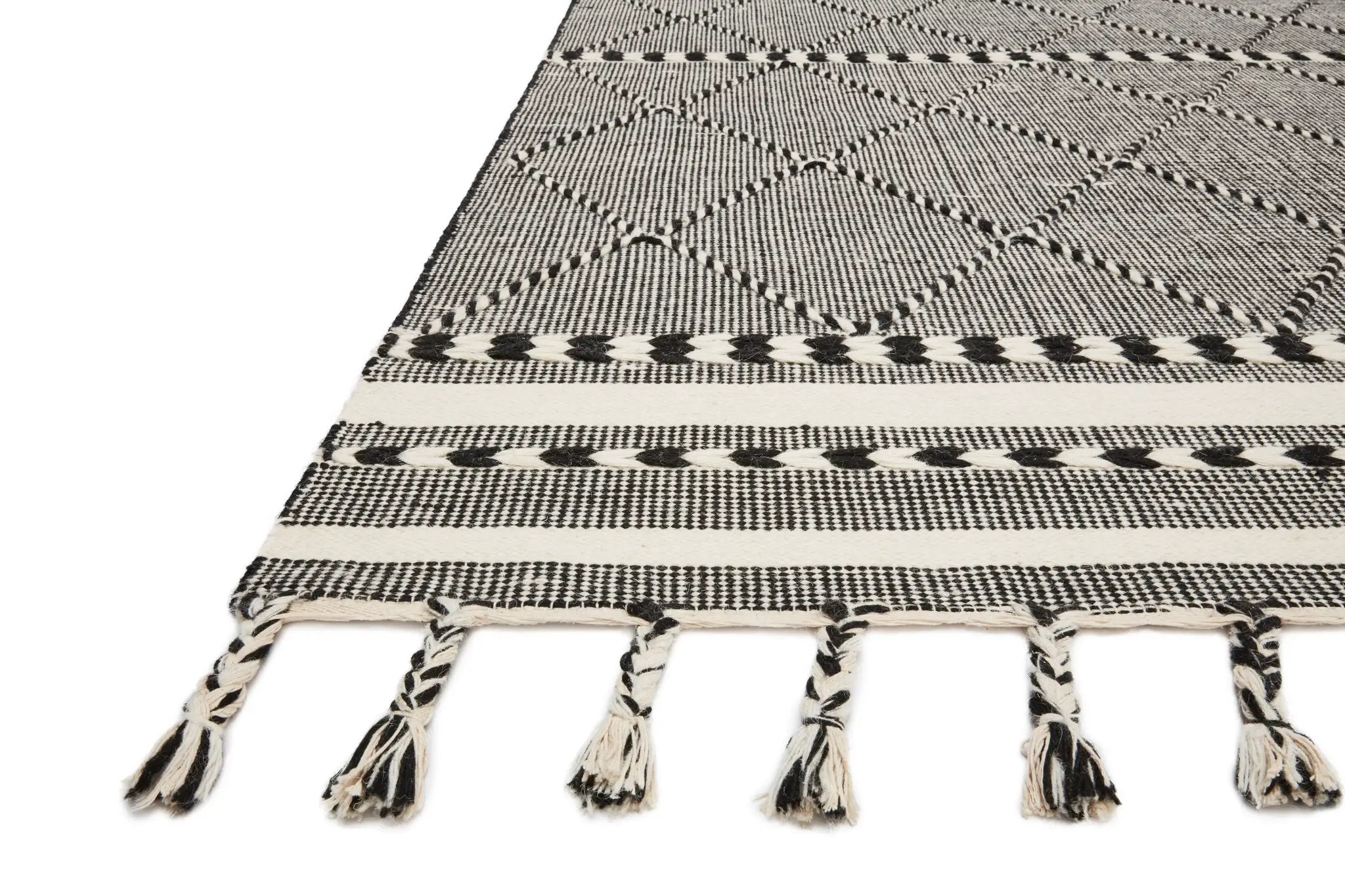 Sawyer SAW-01 Black Area Rug by Loloi
