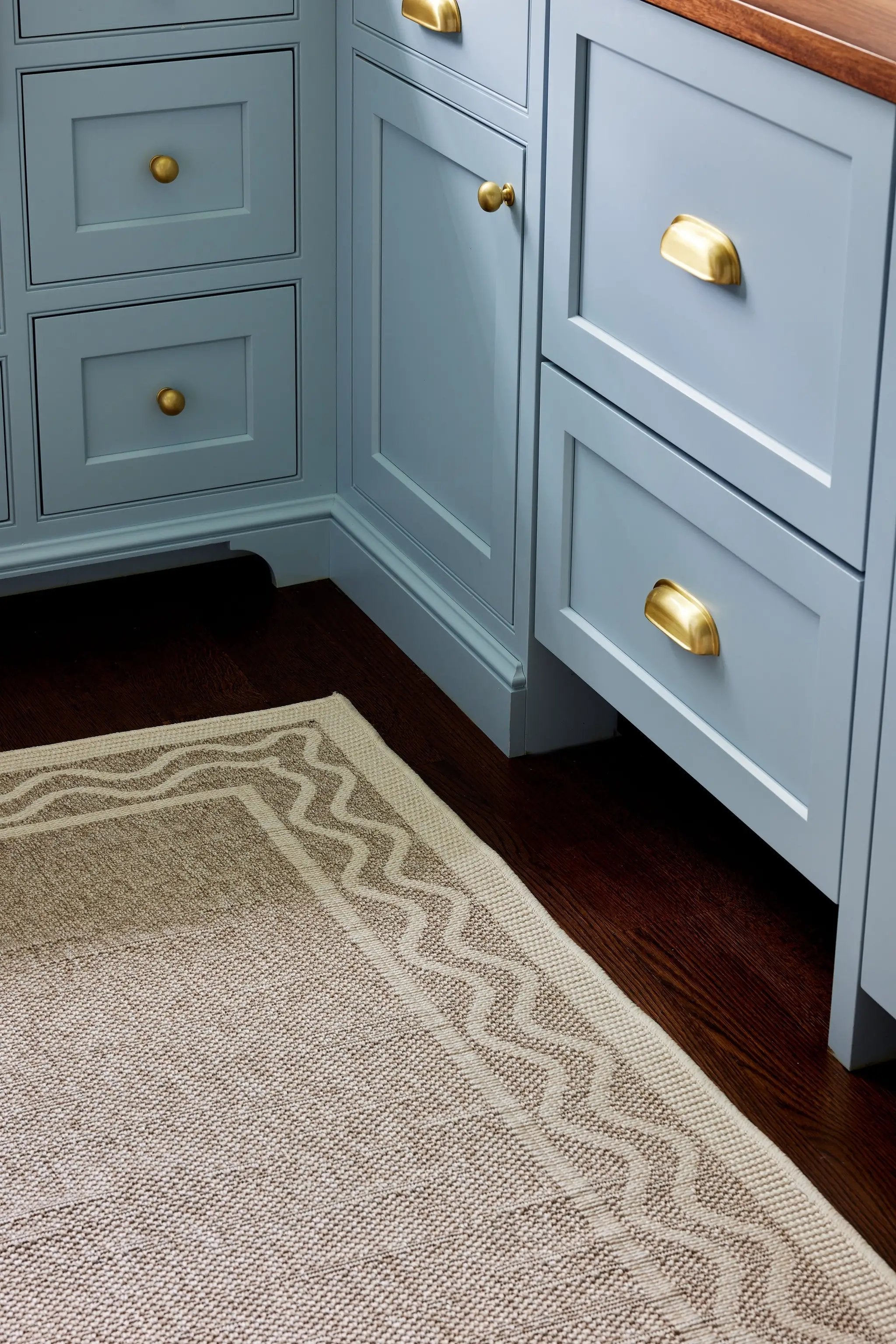 Saybrook SAY-1 (Ripple) Gray Area Rug by Erin Gates by Momeni