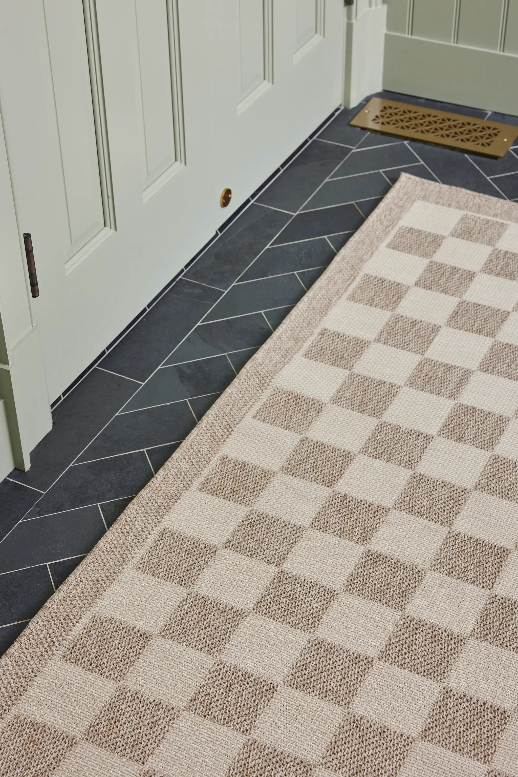 Saybrook SAY-3 (Checkered) Gray Area Rug by Erin Gates by Momeni