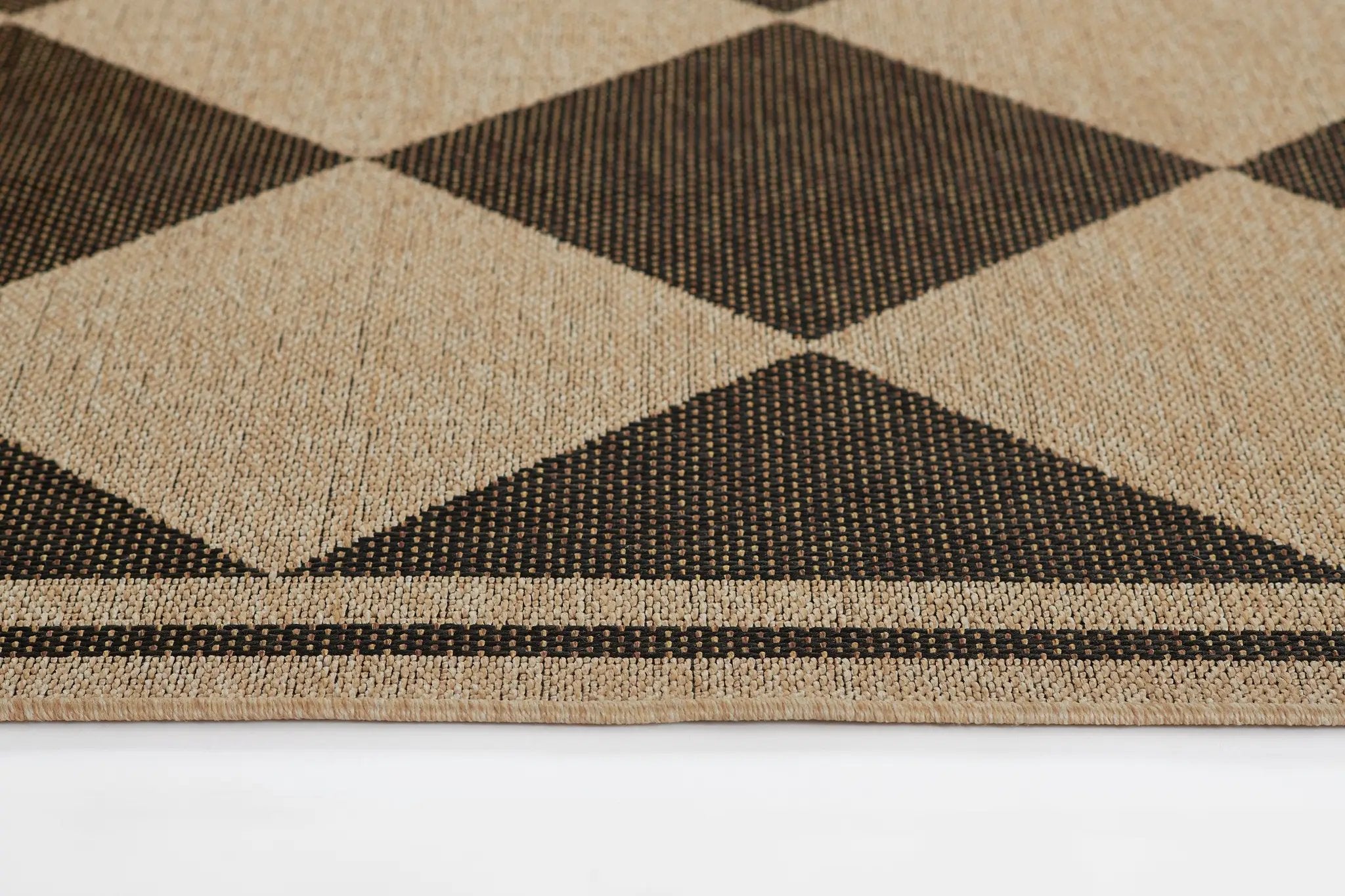 Saybrook SAY-4 (Diamond) Black Area Rug by Erin Gates by Momeni