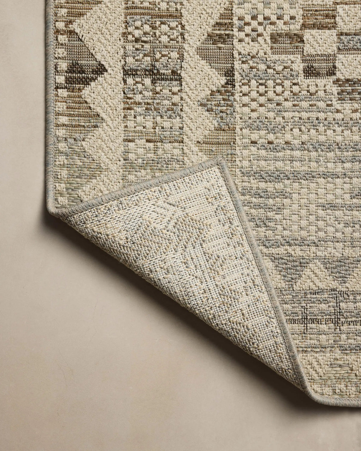 Saylor SAY-02 Ivory / Granite Area Rug by Loloi