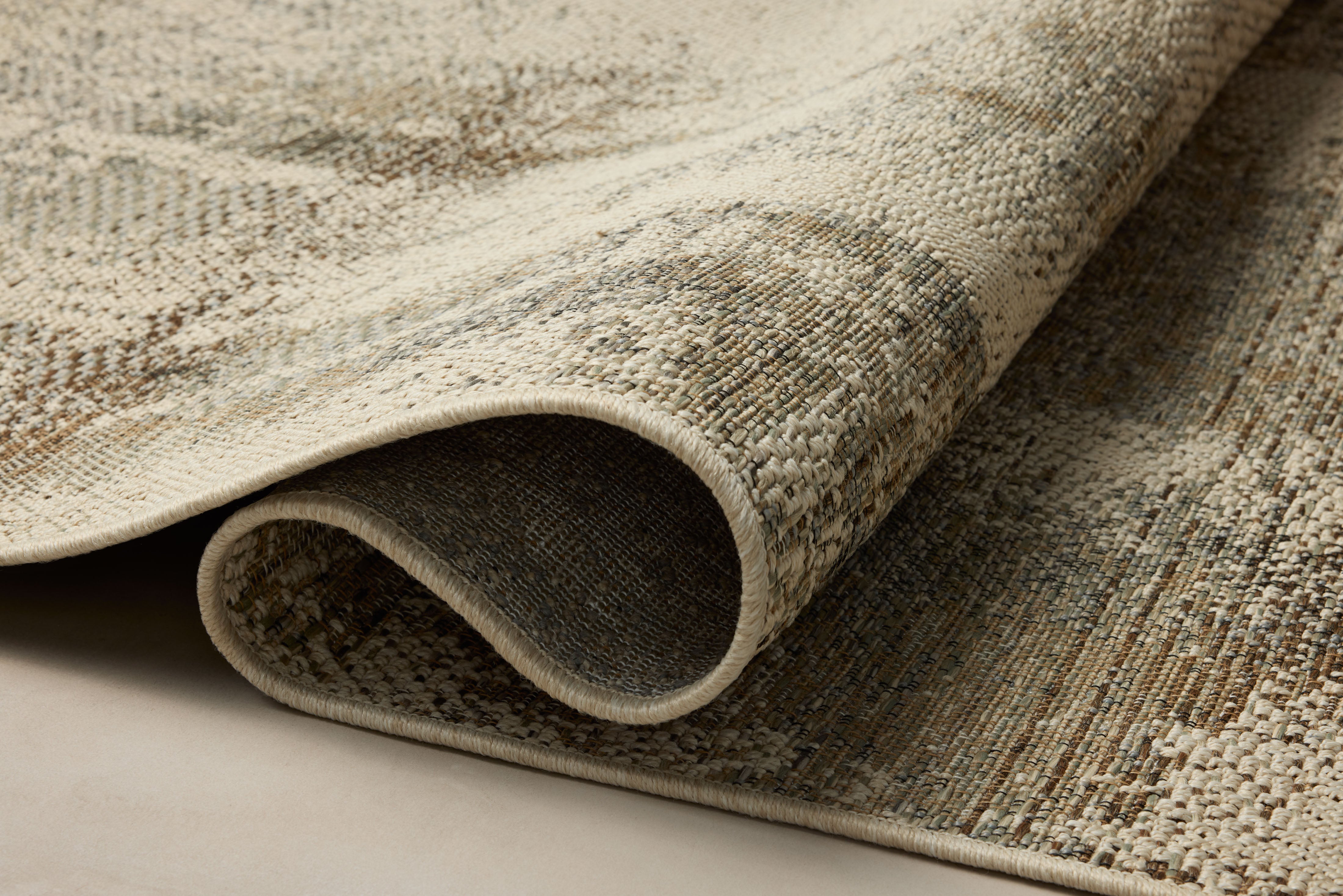 Expertly crafted as a power-loomed polypropylene area rug, the Saylor SAY-08 Smoke / Ivory Area Rug captures smoky and refined ivory tones beautifully