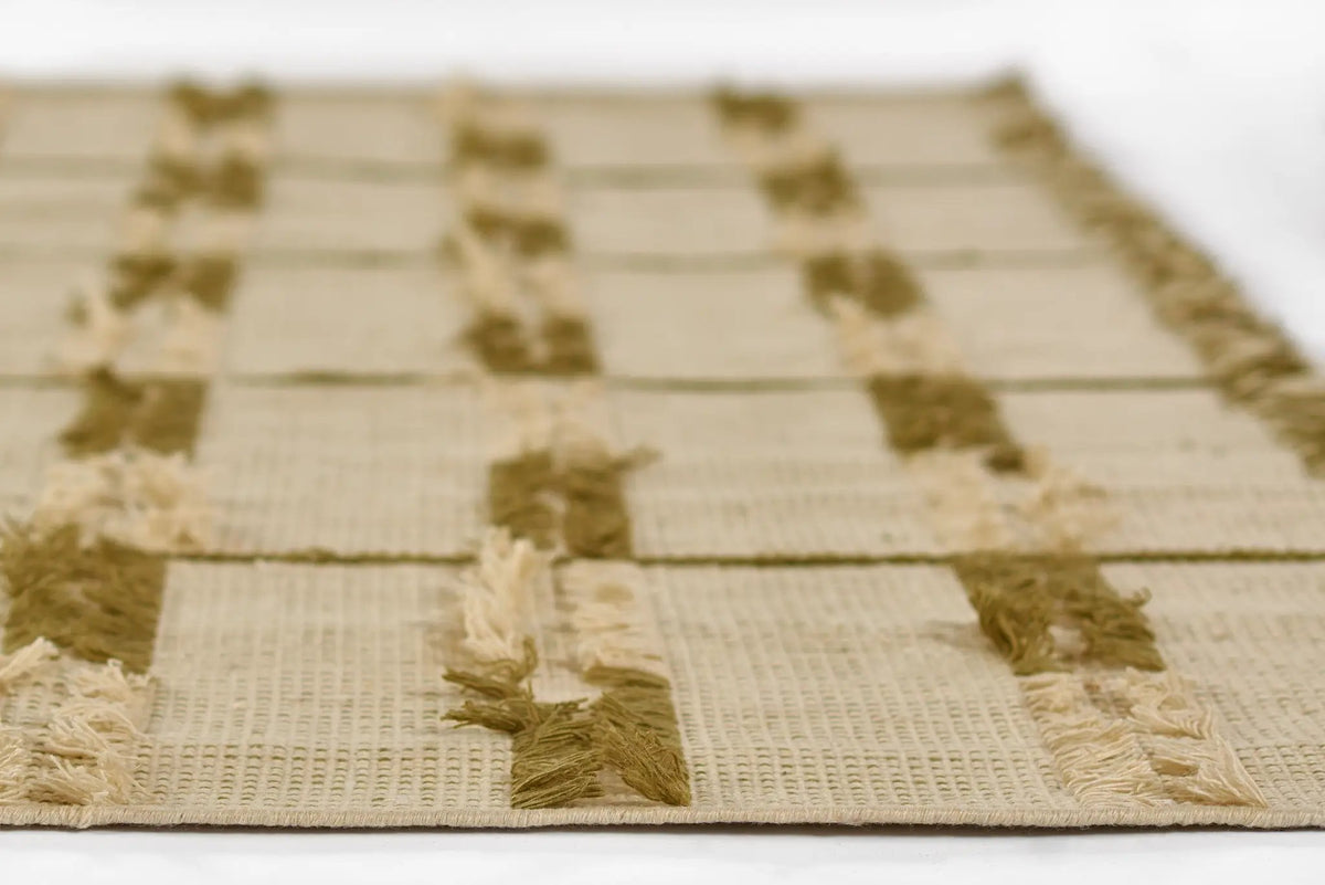 Serena SRN-1 Green Area Rug by Momeni