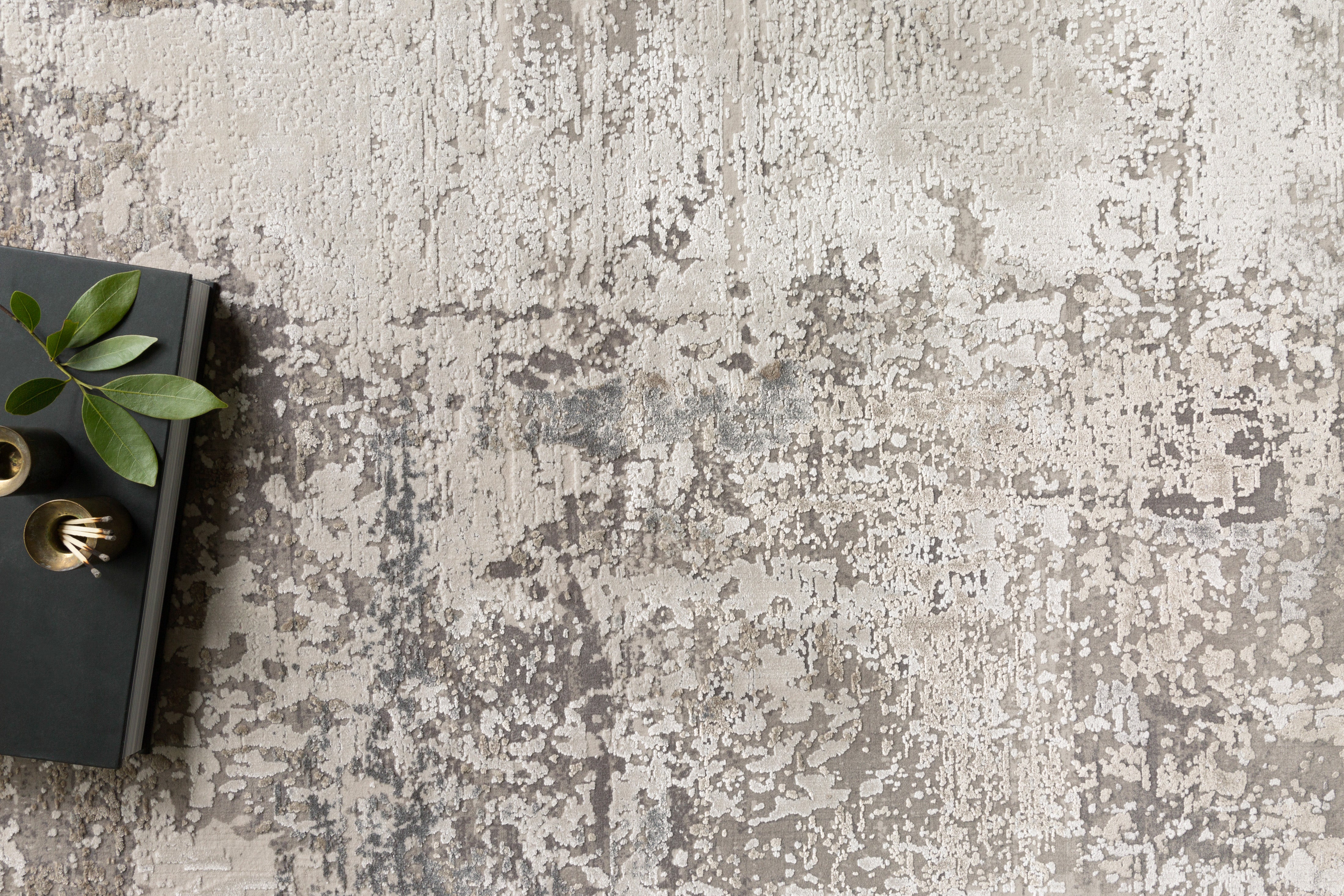 Sienne SIE-03 Ivory/Sand area rug with softly distressed pattern, warm neutral tones, light sheen