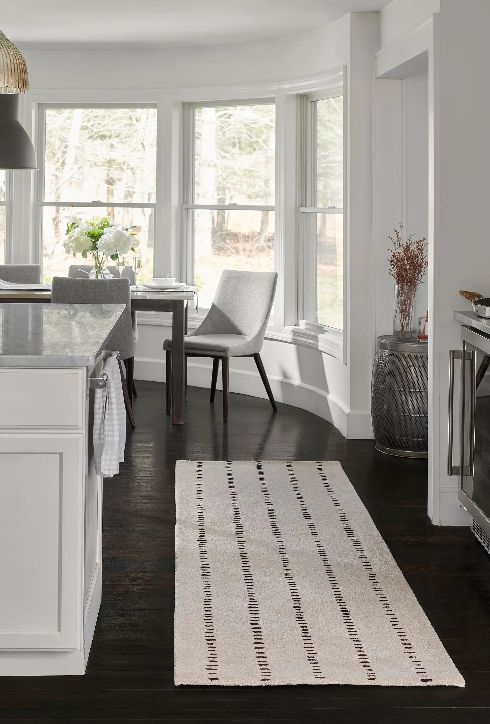 Simba SIM-1 Ivory Area Rug by Momeni