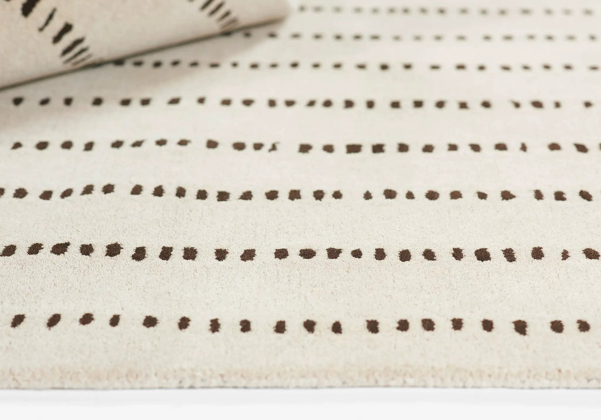 Simba SIM-1 Ivory Area Rug by Momeni