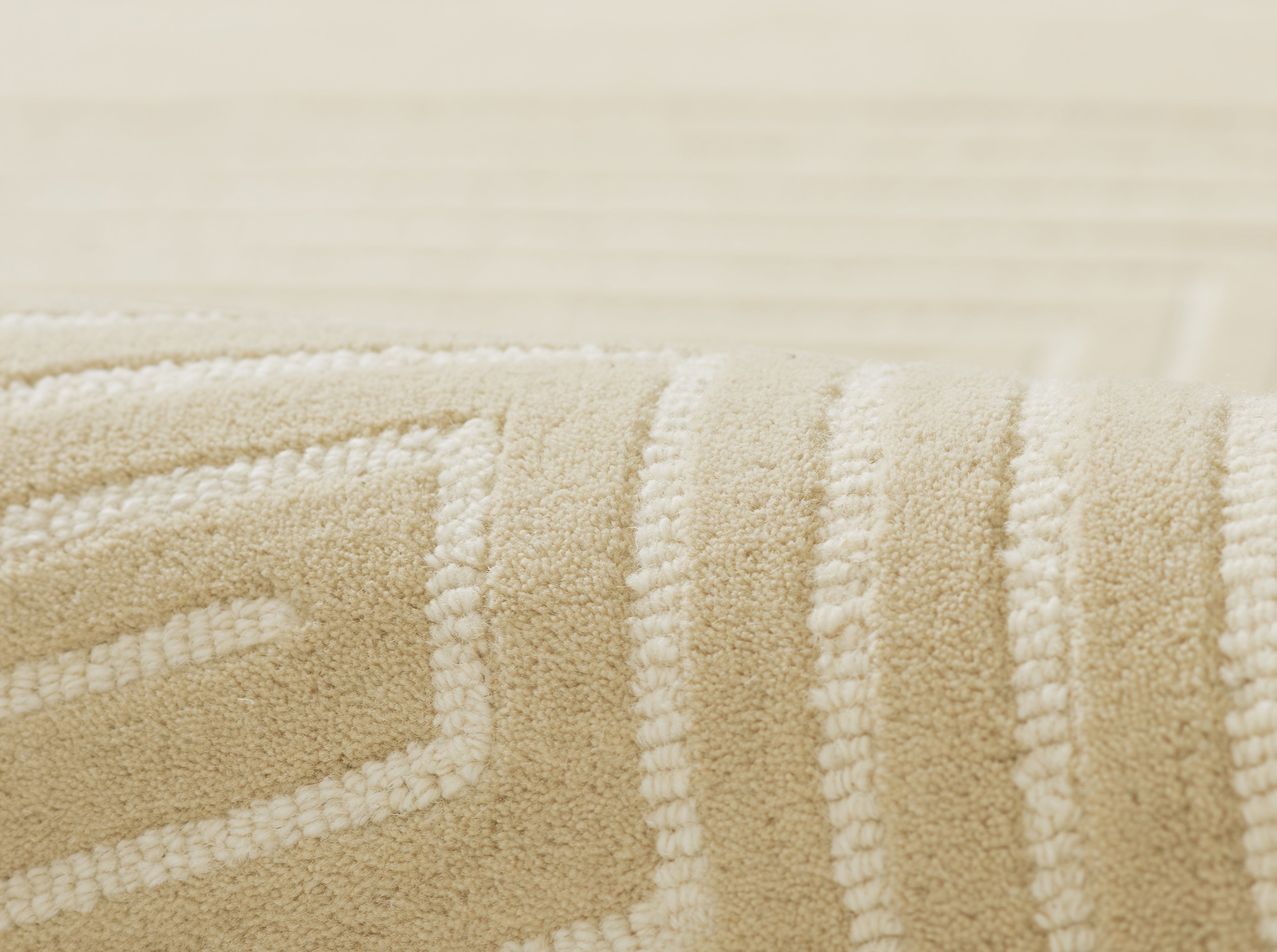 Momeni Simba SIM-3 Beige Hand Tufted Area Rug