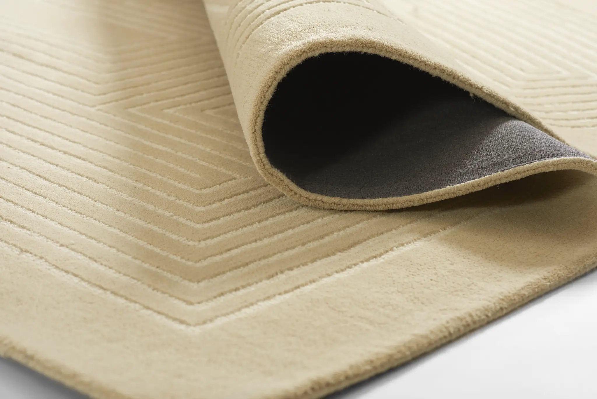 Simba SIM-3 Beige Area Rug by Momeni