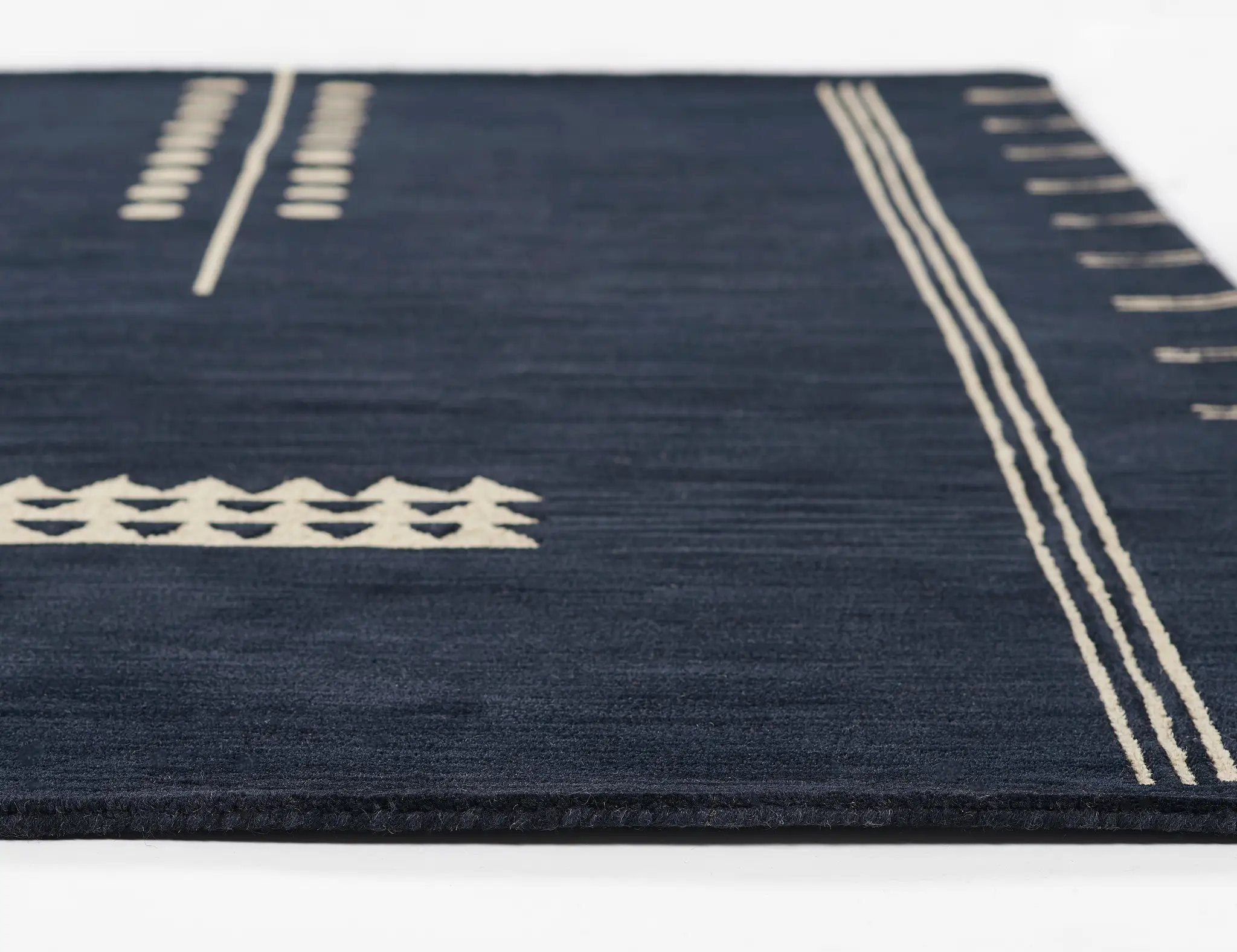 Simba SIM-5 Navy Area Rug by Momeni