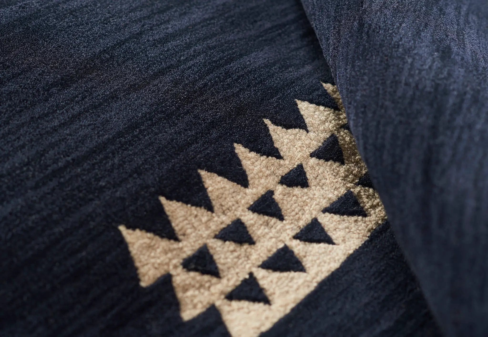 Simba SIM-5 Navy Area Rug by Momeni